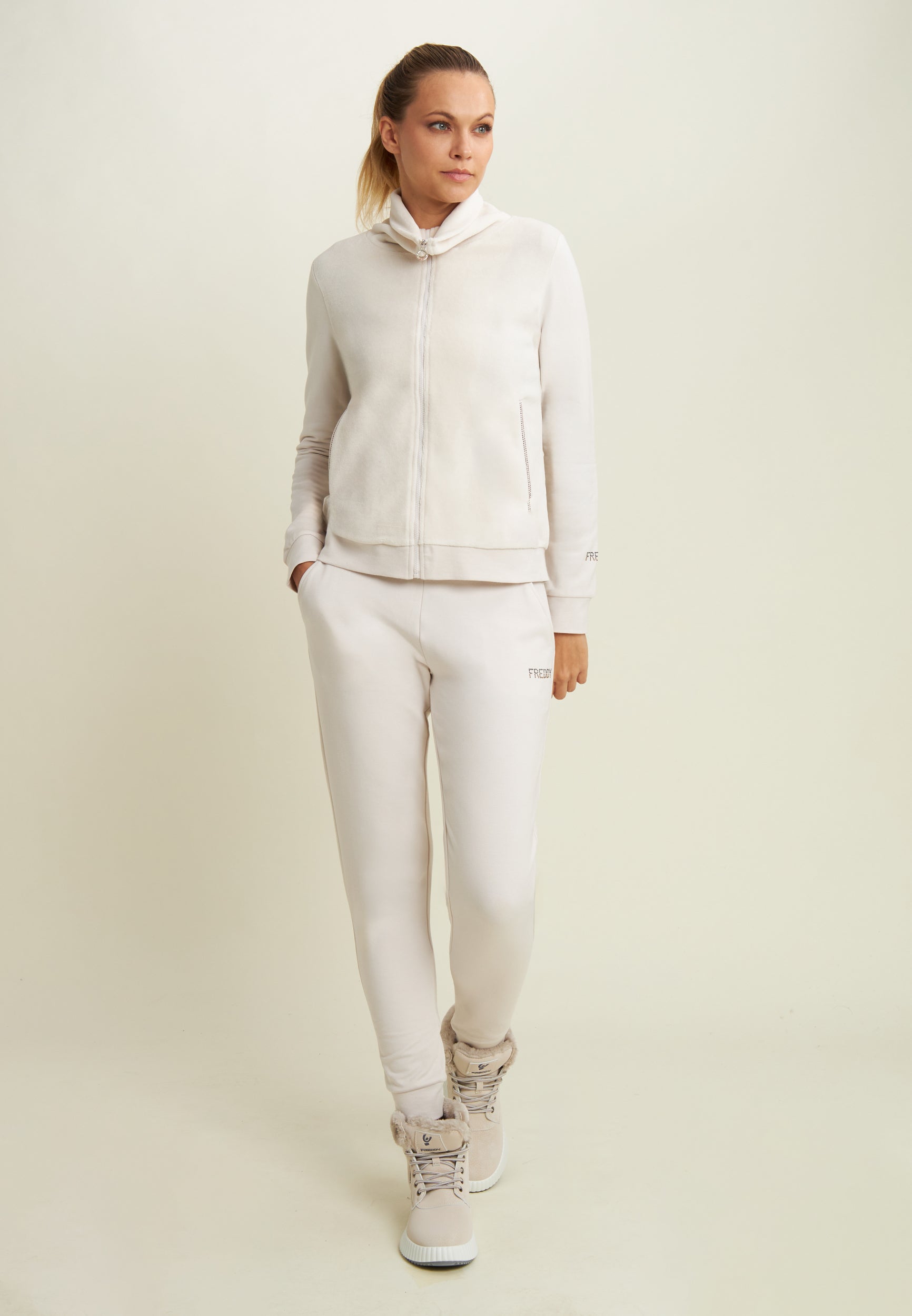 freddy-felpa-donna-collo-alto-in-velluto-con-zip-e-strass image 2