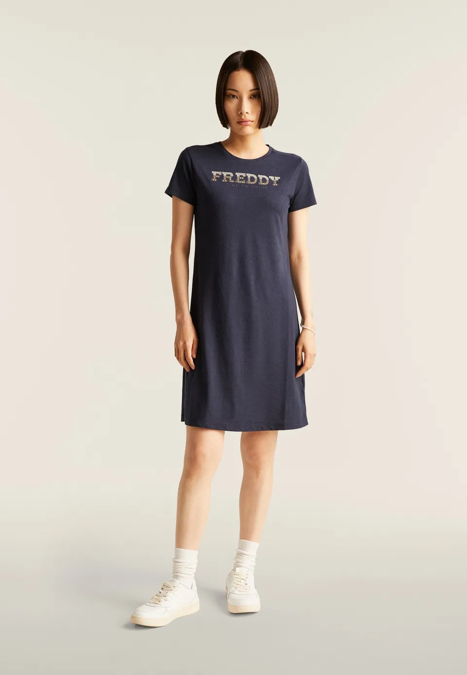 freddy-vestito-in-jersey-con-perline-dorate-e-logo image 1
