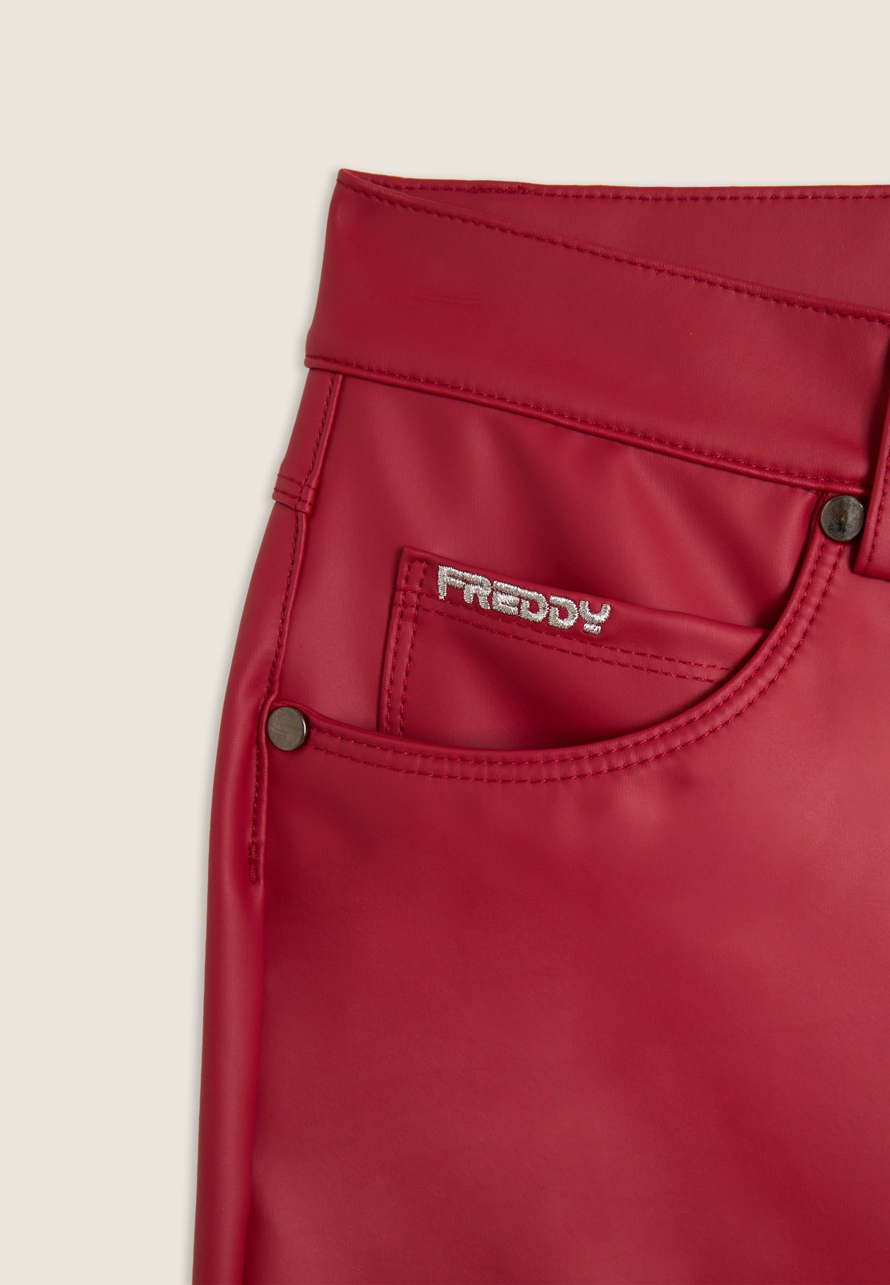 freddy-pantaloni-flare-5-tasche-in-similpelle-vita-regular image 6