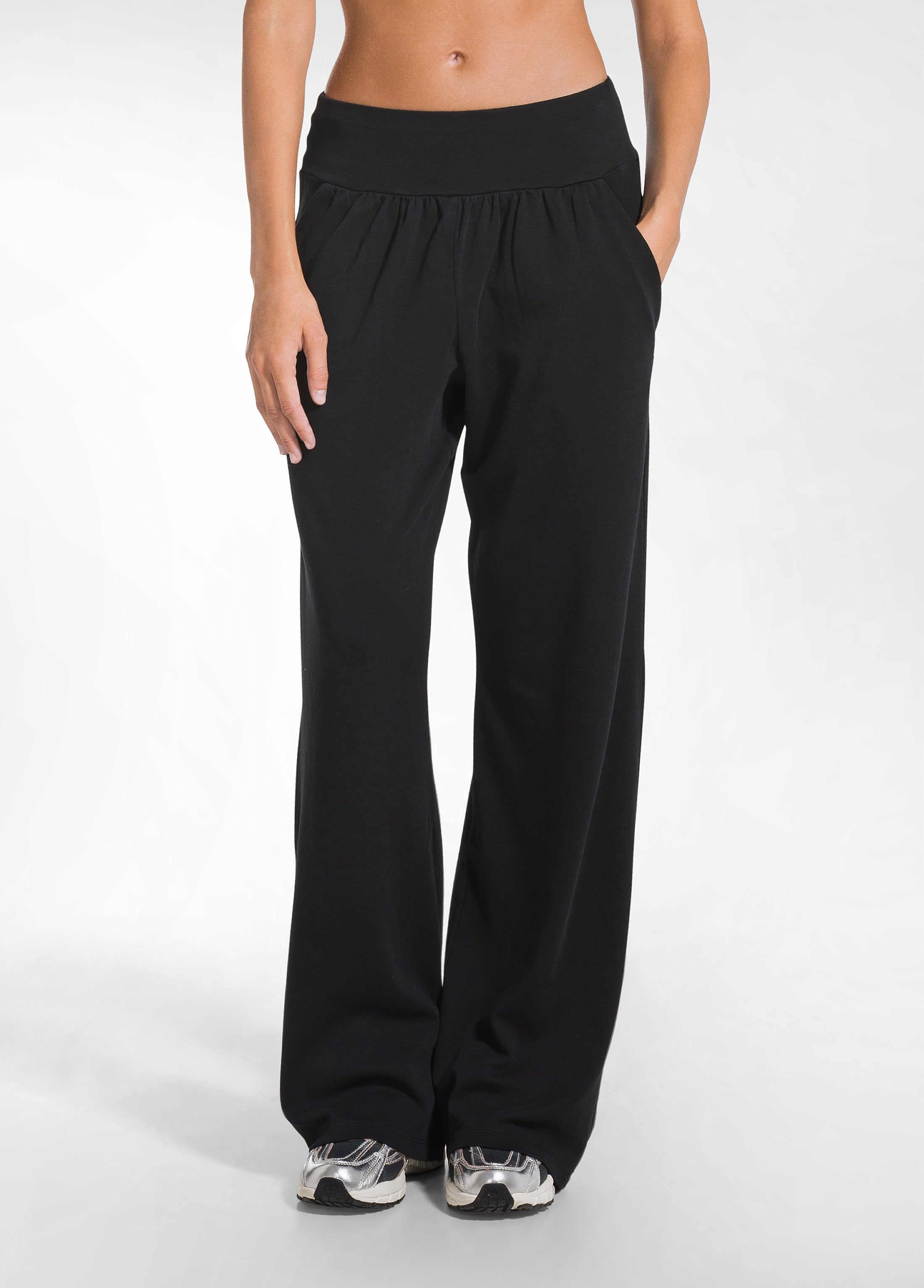 deha-d52055-pantalone-in-morbido-cotone-nero-gamba-dritta image 2