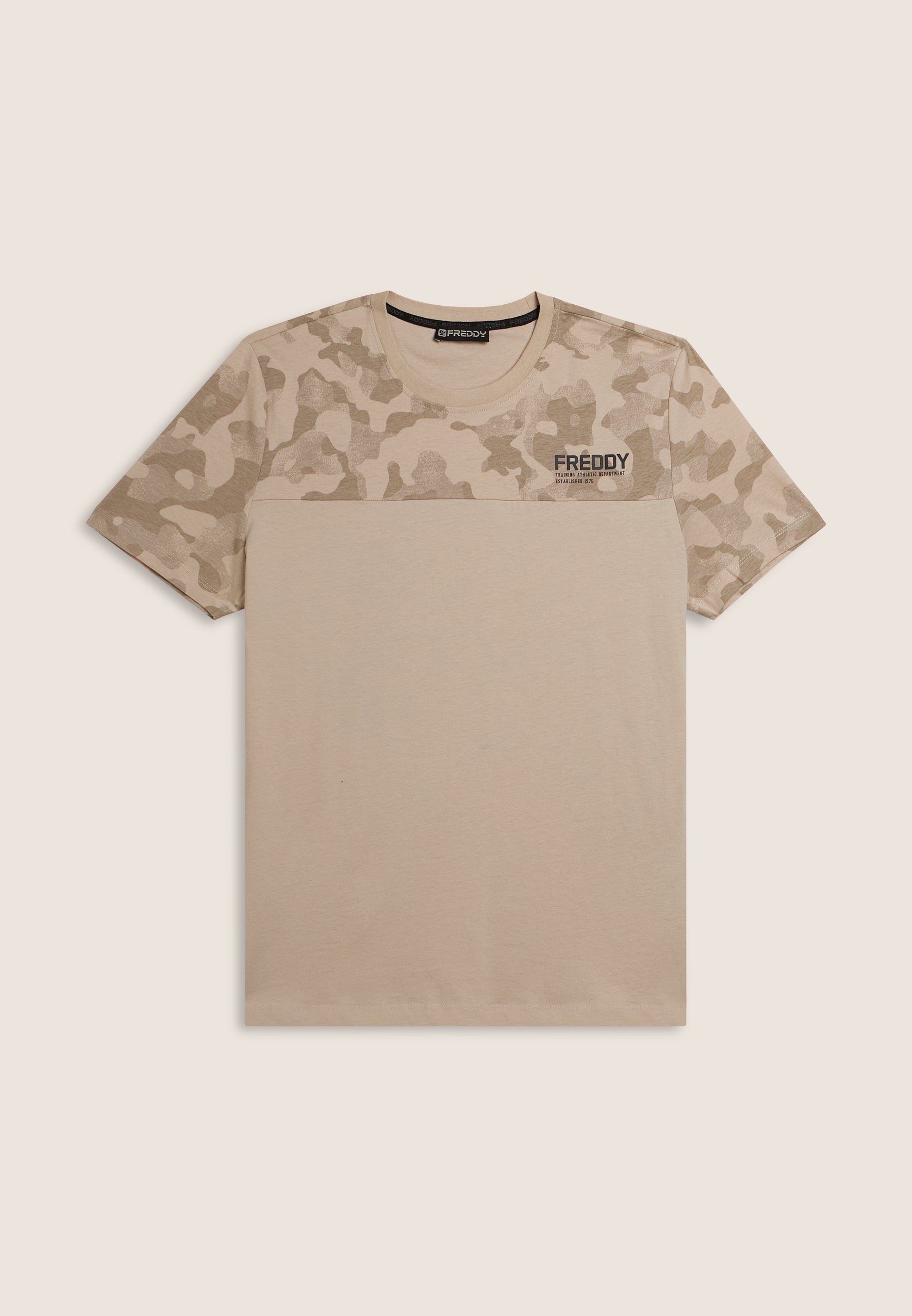 freddy-wr-up-t-shirt-camouflage-logo-cuore-fondo-tinta-unita image 8