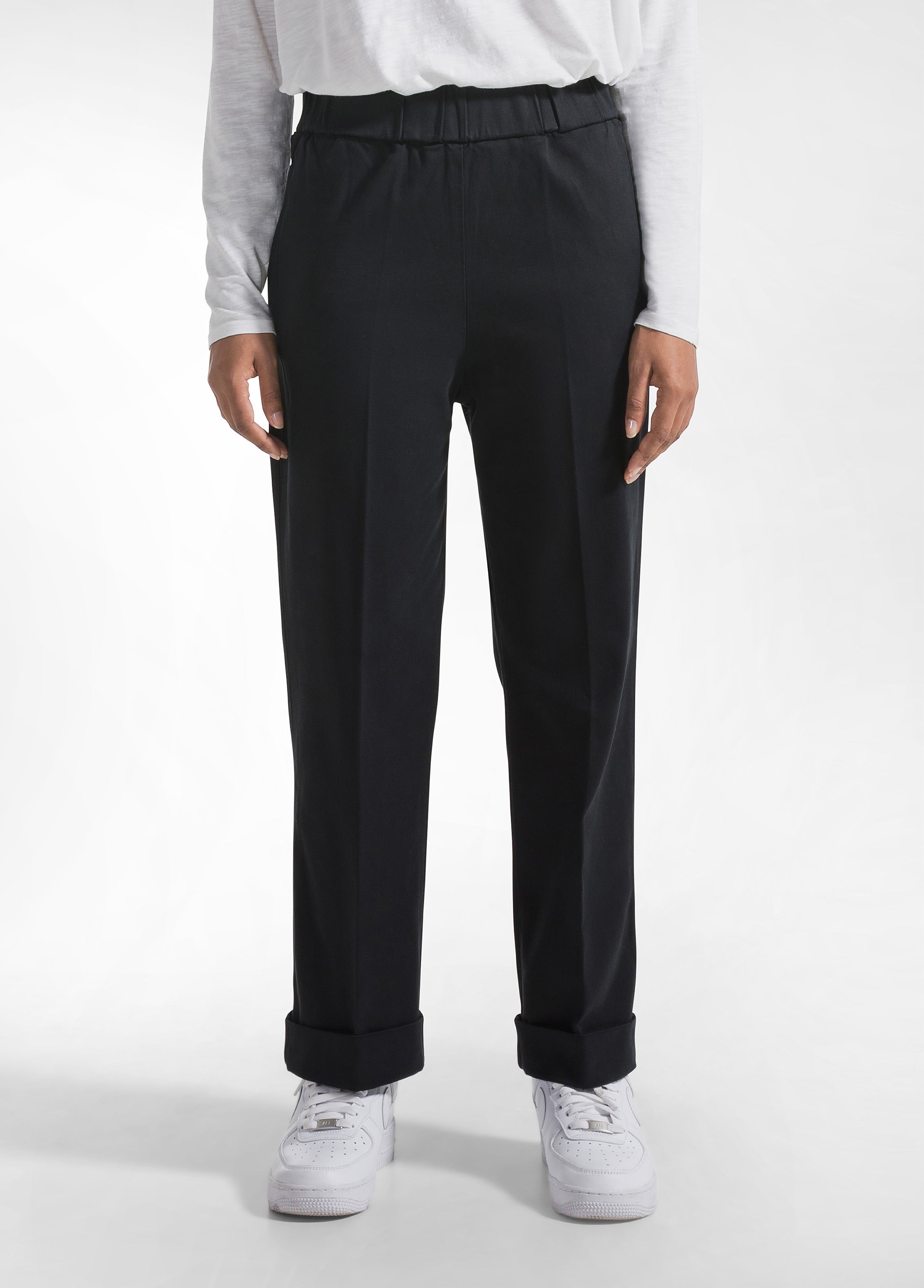 deha-pantalone-dritto-con-risvolto-nero-d32528 image 2