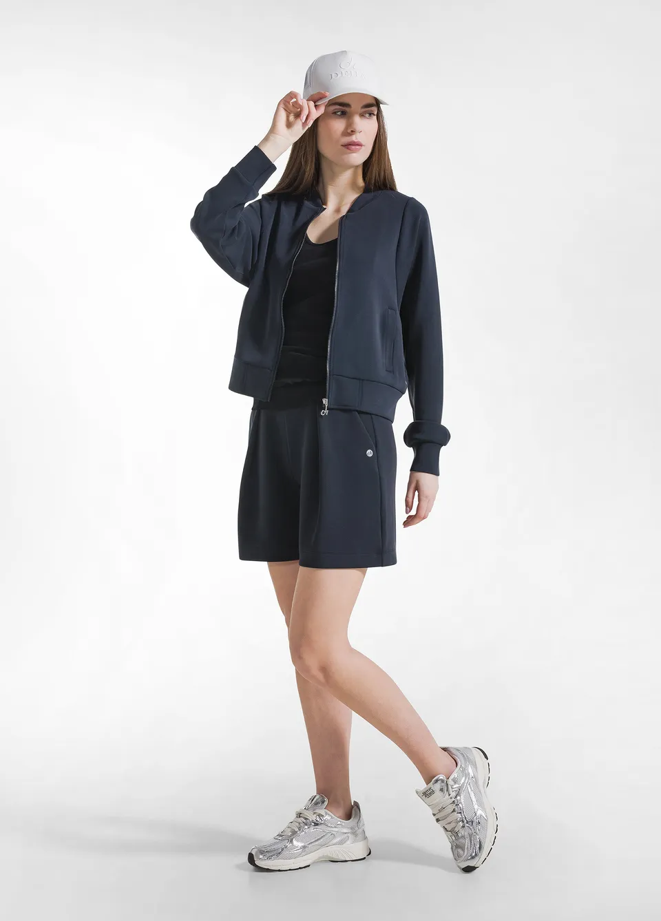 deha-d42306-shorts-plissettati-in-modal-soft-touch-nero image 1
