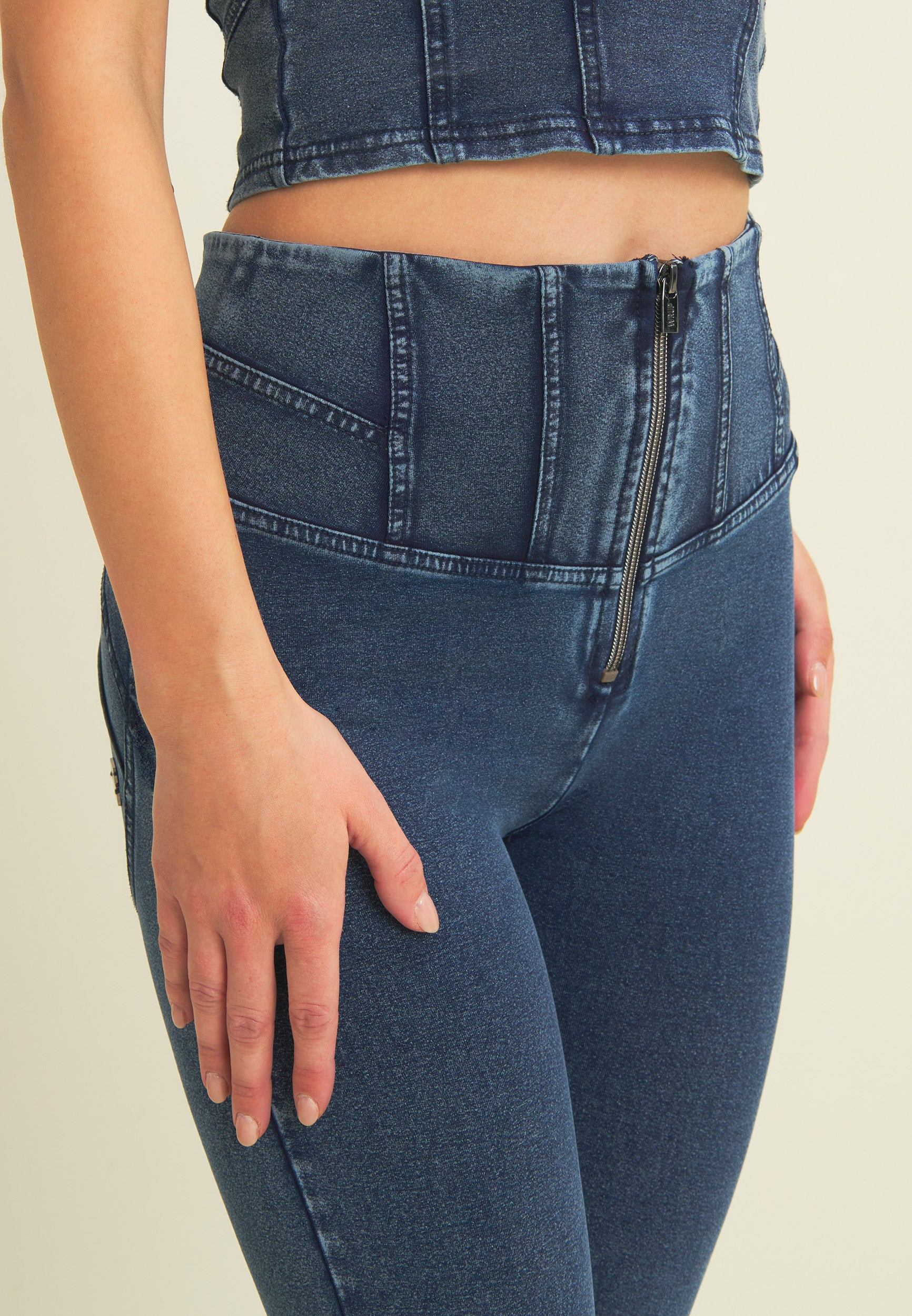 freddy-wr-up-pantaloni-superskinny-effetto-denim-vita-alta image 4