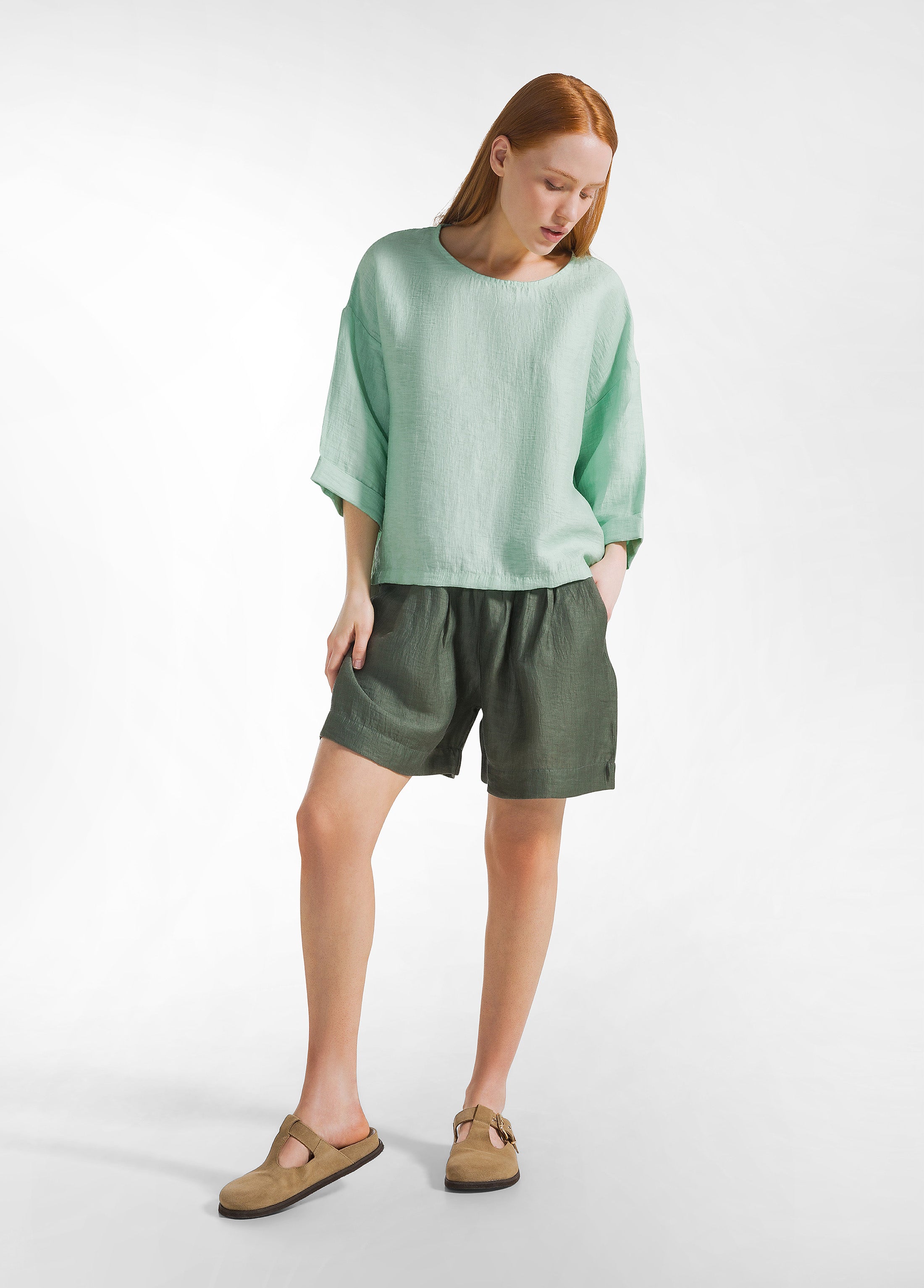 deha-blusa-in-lino-lucido-verde-manica-ampia-3-4 image 4