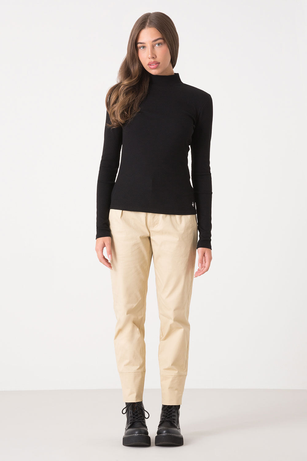 dimensione-danza-lupetto-stretch-in-viscosa-con-collo-alto image 1