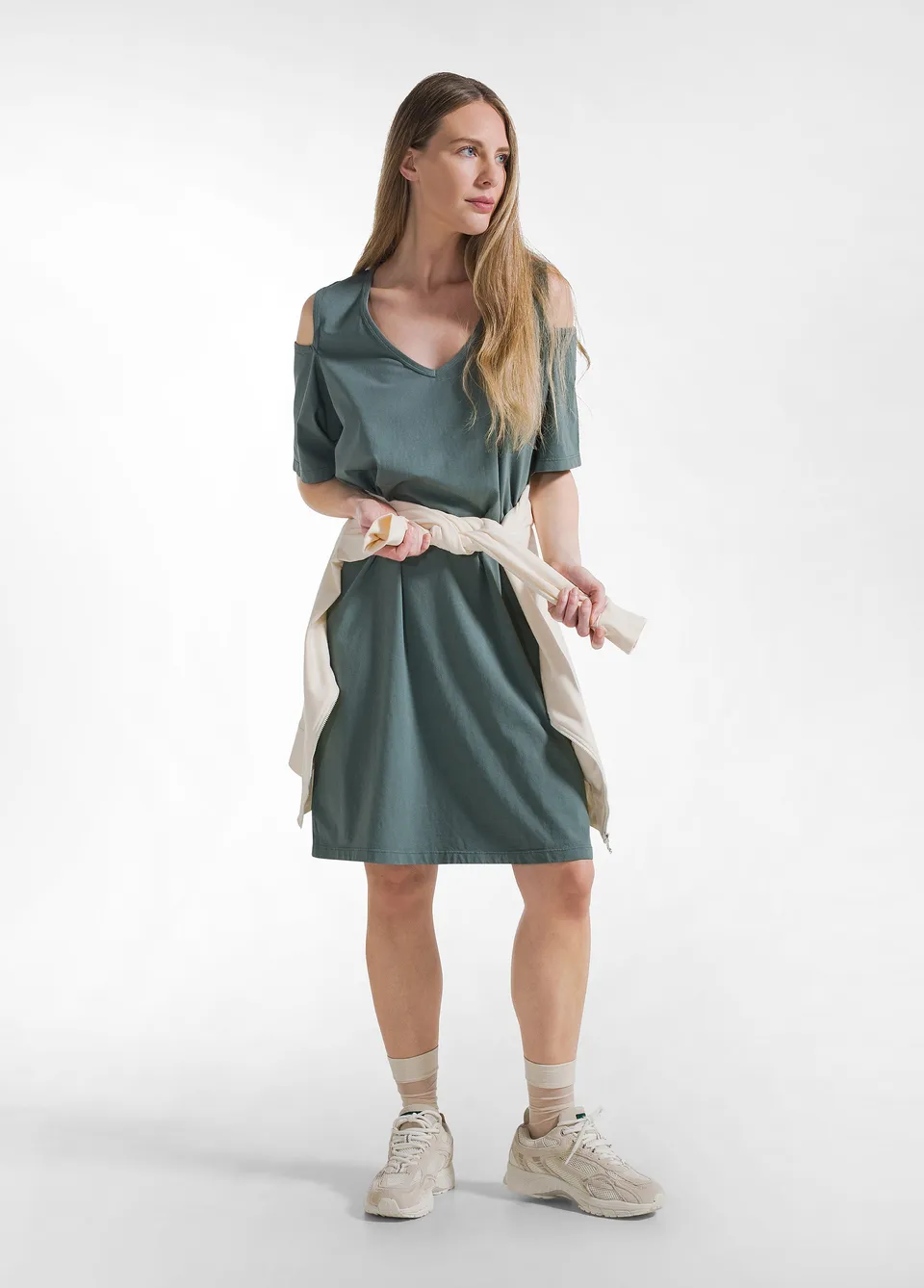 deha-abito-in-jersey-verde-con-cut-out-d42359-vestito-in-cotone-leisurewear image 1