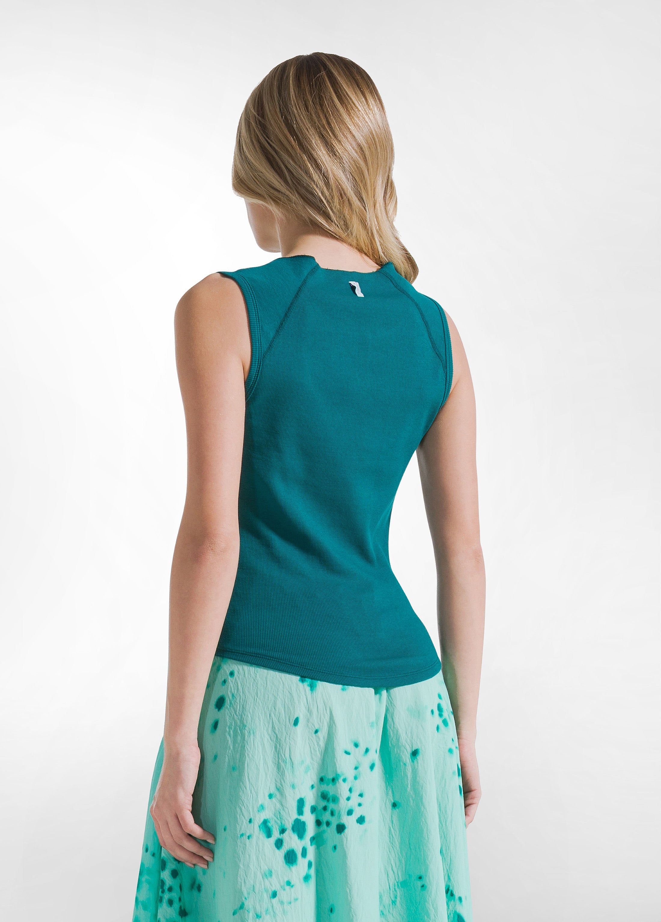 deha-canotta-a-costine-verde-top-cotone-essentials image 2