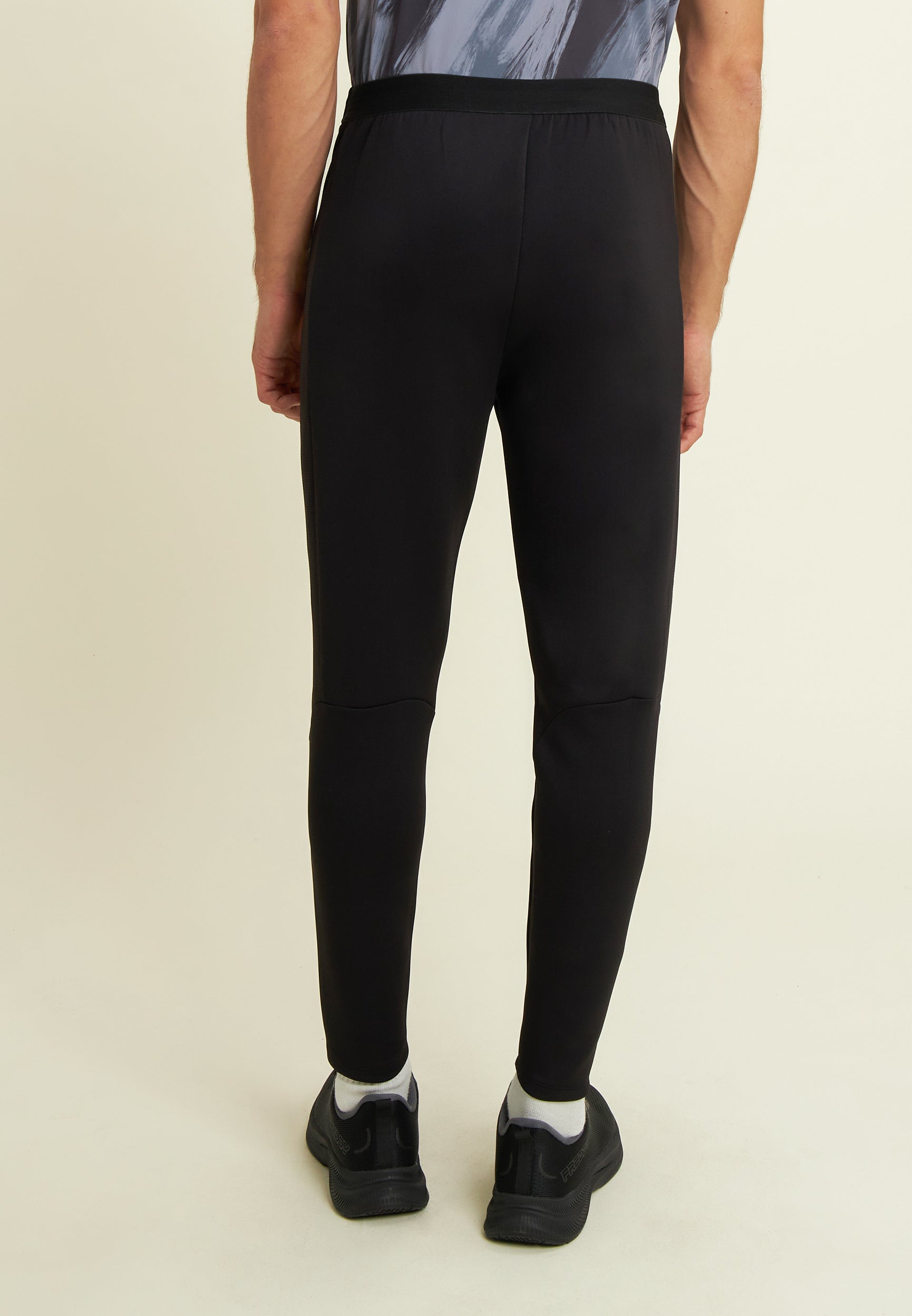 freddy-pantaloni-slim-uomo-in-tessuto-tecnico-con-inserti-mesh image 3