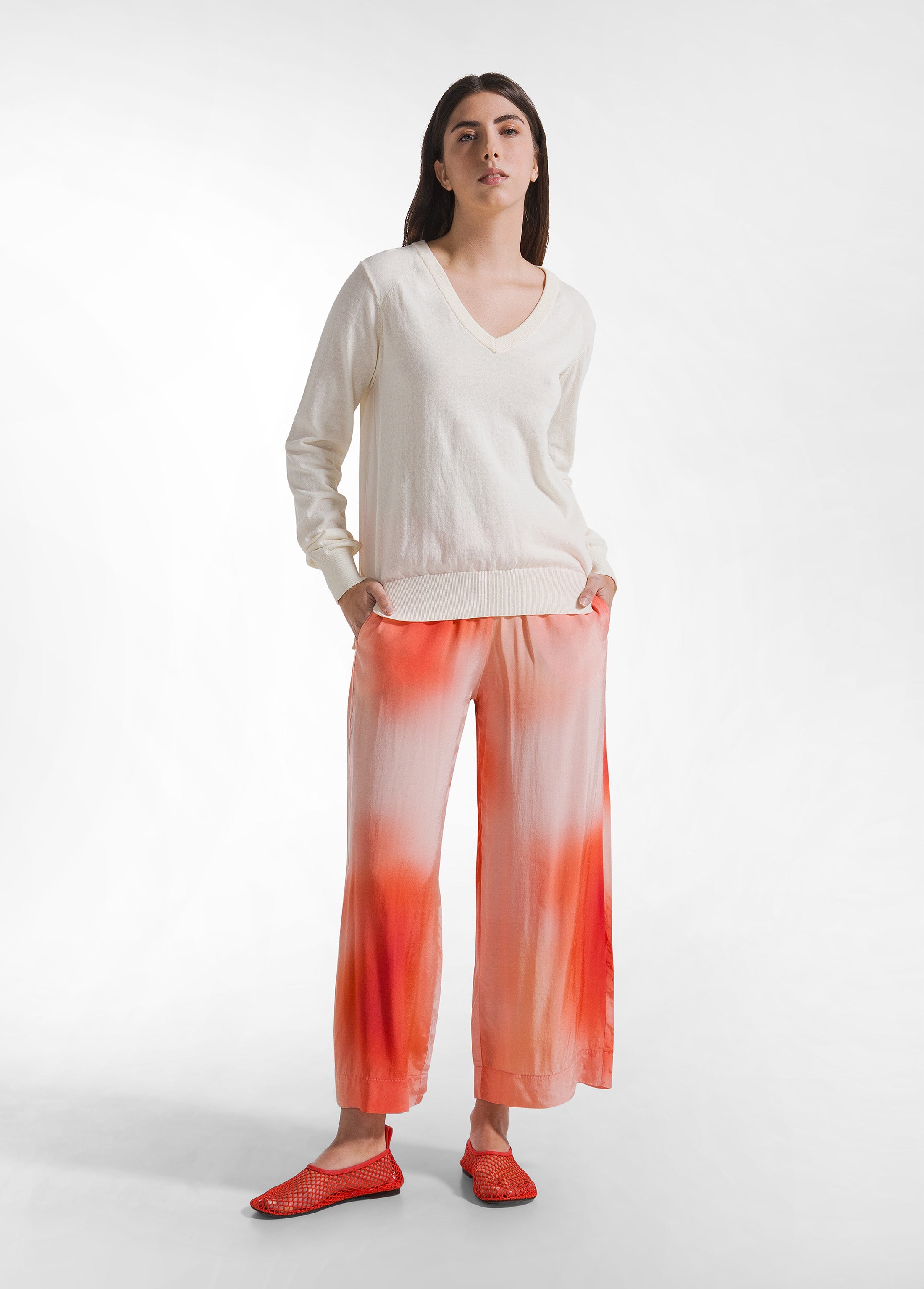 deha-maglia-in-cotone-e-seta-scollo-a-v-bianco image 4