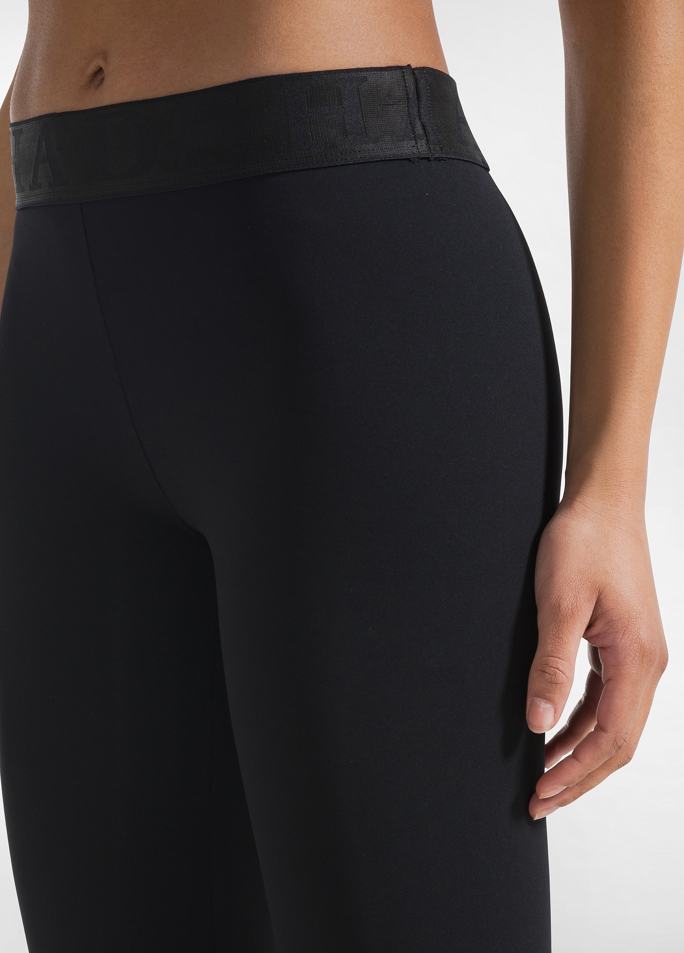 deha-capri-modellante-nero-7-8-leggings-emana-shaping image 4