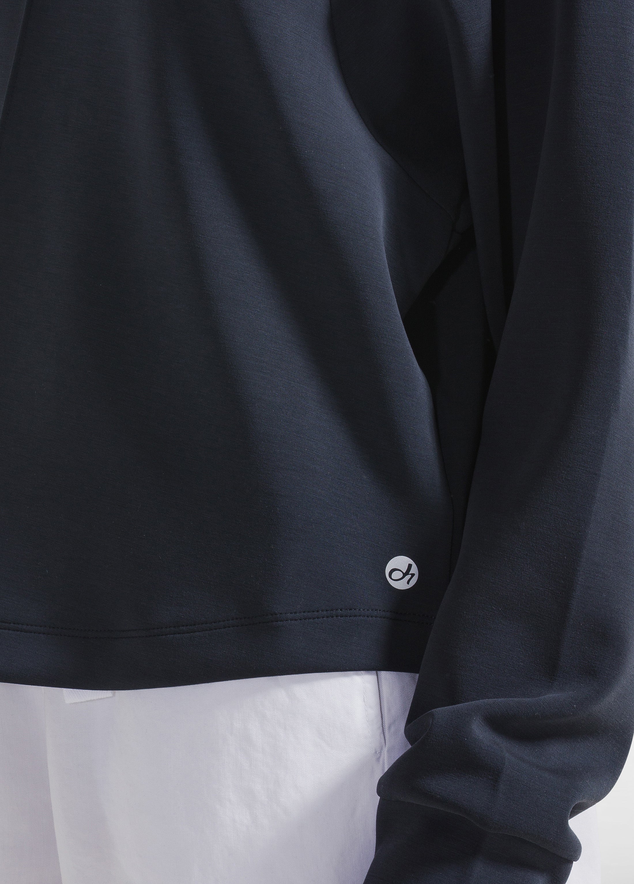 deha-sweatshirt-in-modal-soft-touch-nero-girocollo-d42300 image 3