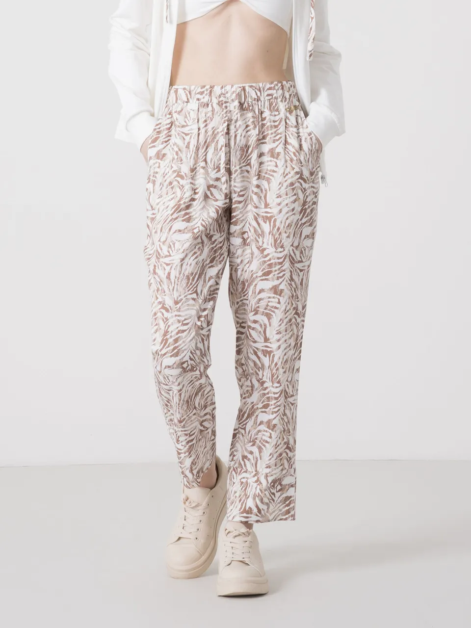 dimensione-danza-city-pantalone-donna-in-popeline-di-viscosa-stampa-all-over image 1