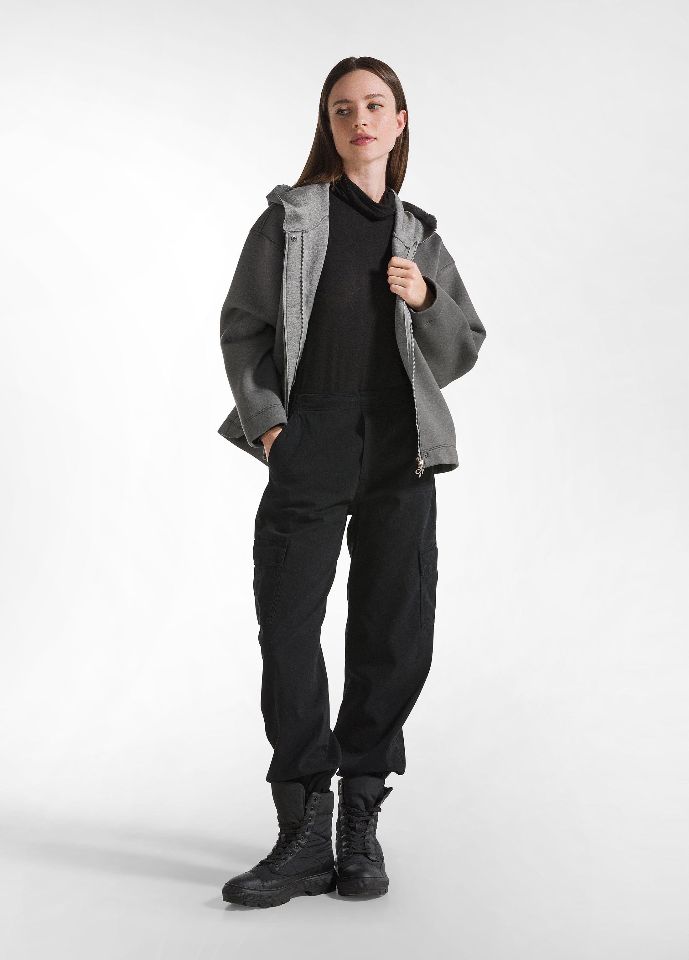 deha-pantaloni-cargo-in-gabardina-nero-a00618 image 4