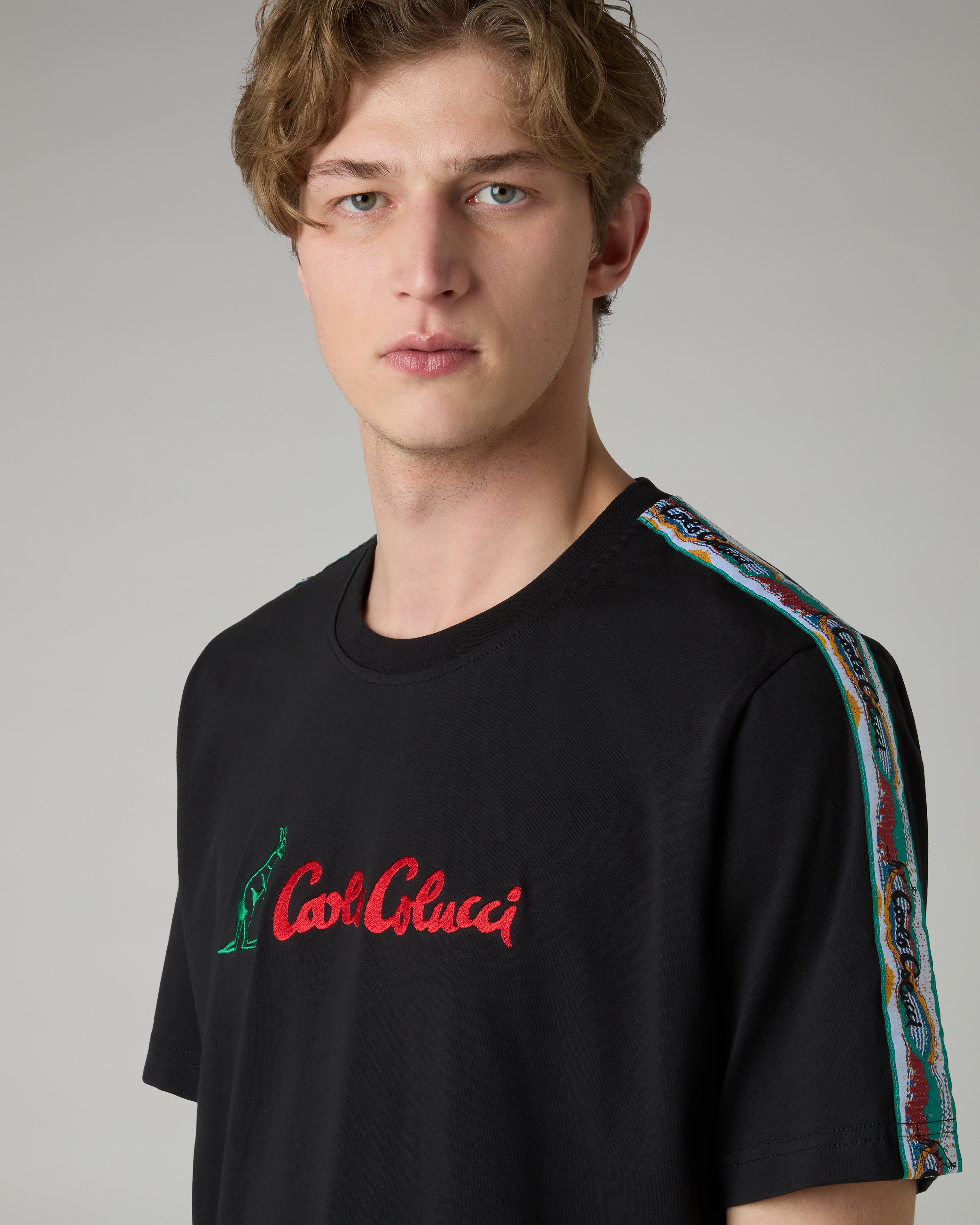 australian-color-tape-t-shirt-carlo-colucci-nera-regular-fit image 4