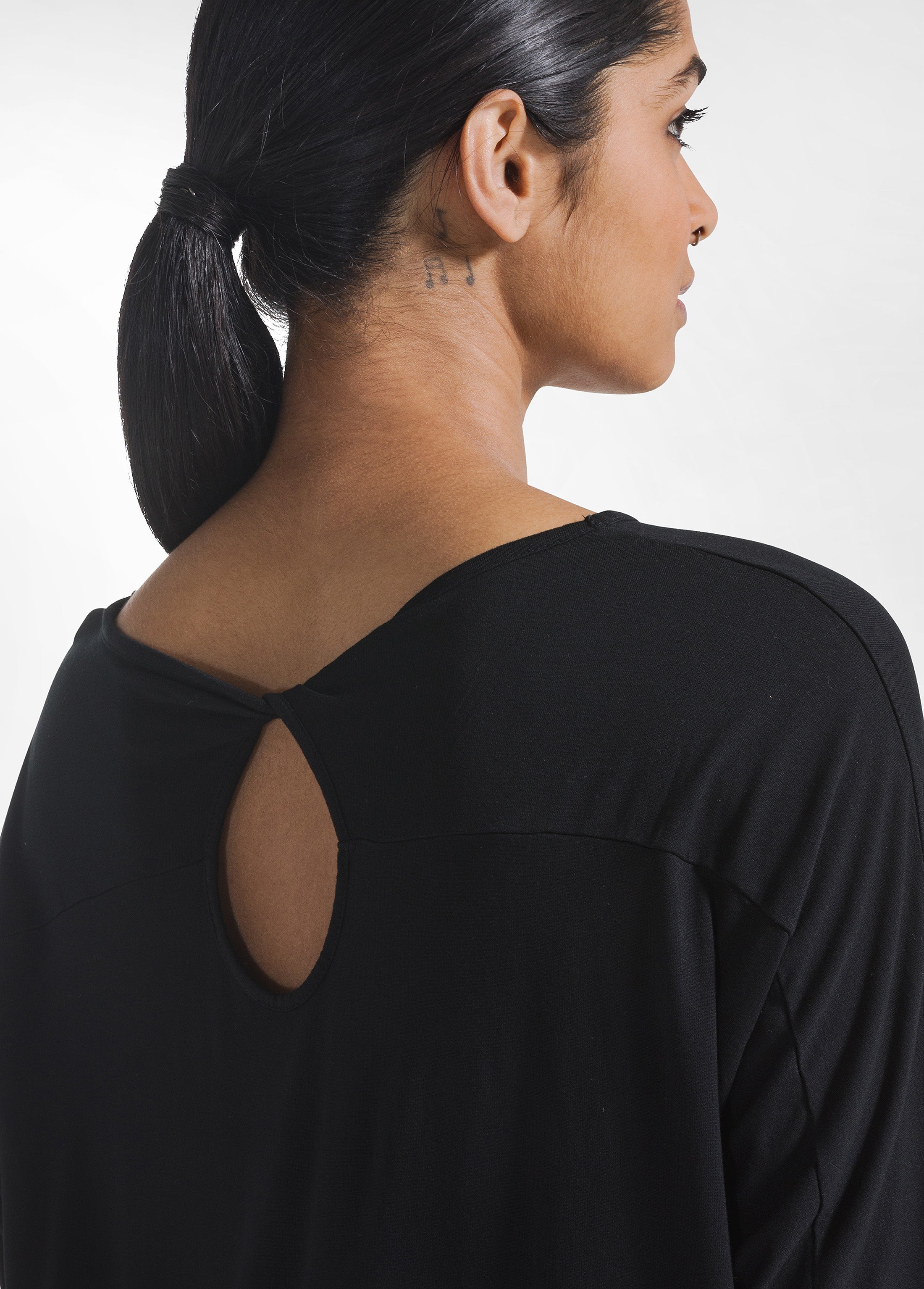 deha-t-shirt-fluida-in-viscosa-nera image 3
