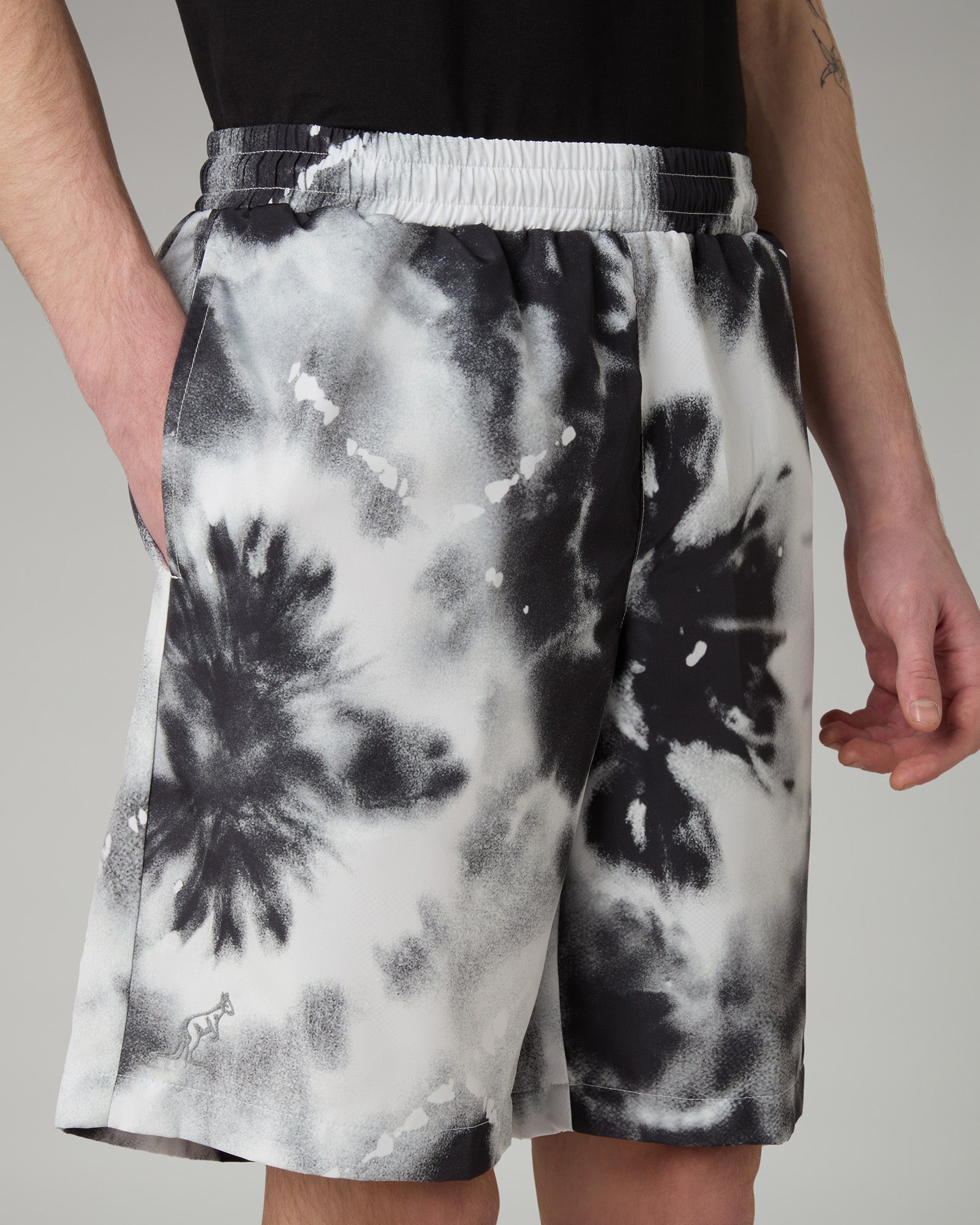 australian-rorschach-print-short-pantaloncino-nero-stampa-all-over image 4