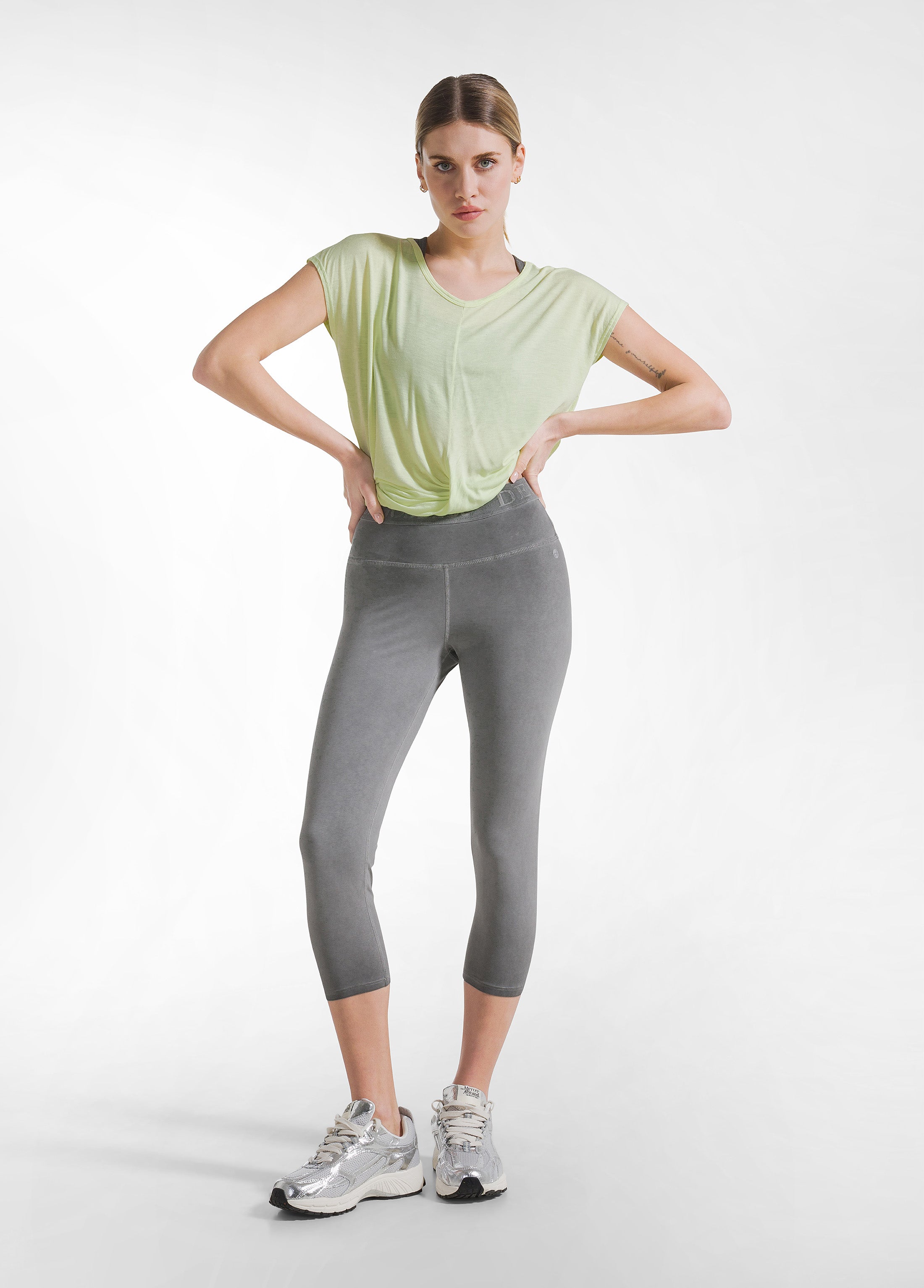 deha-d42041-t-shirt-yoga-con-nodo-frontale-giallo image 4