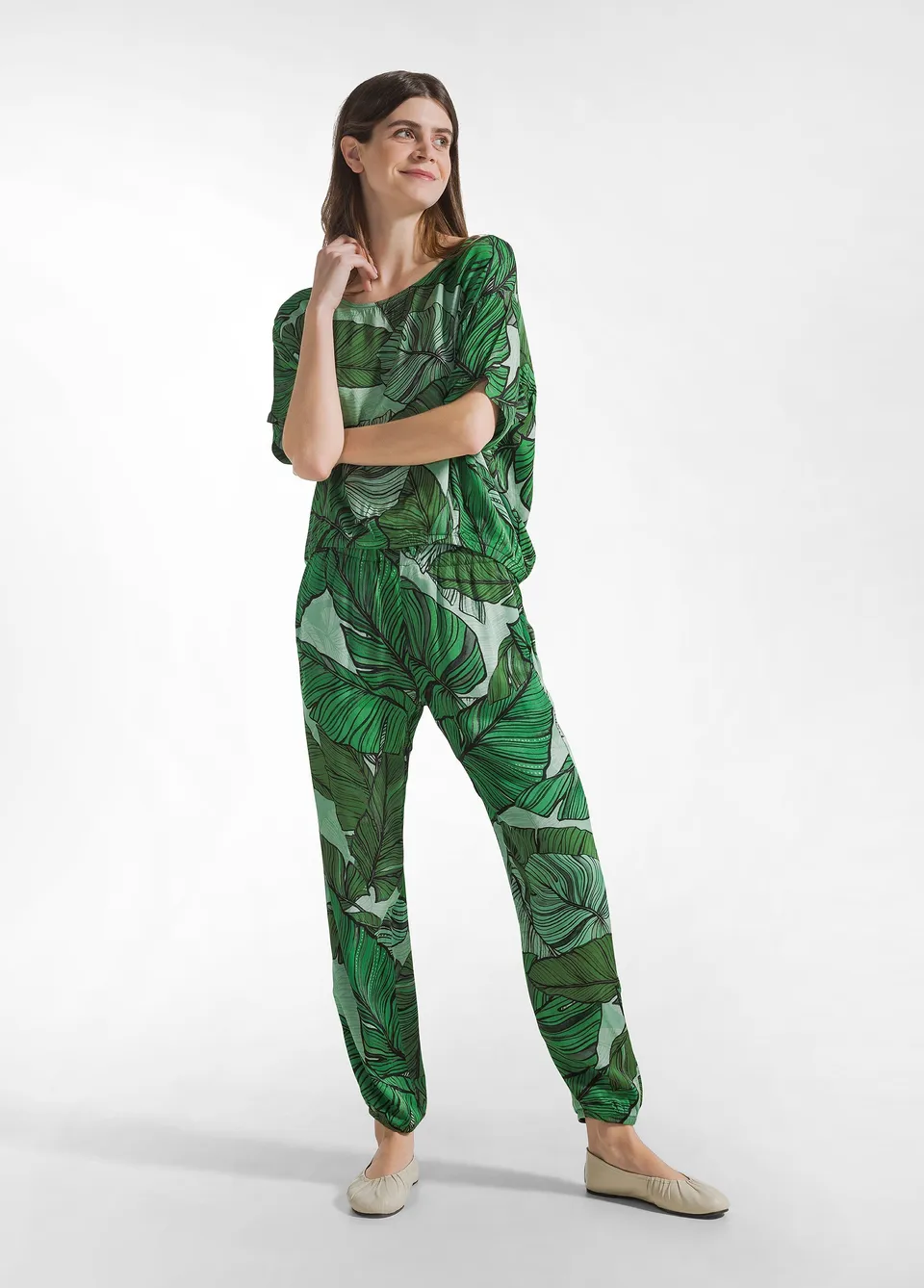 deha-pantalone-jogger-in-raso-stampato-verde-donna image 1