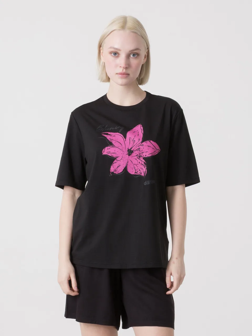 dimensione-danza-t-shirt-donna-in-modal-stretch-con-stampa-floreale-frontale image 1