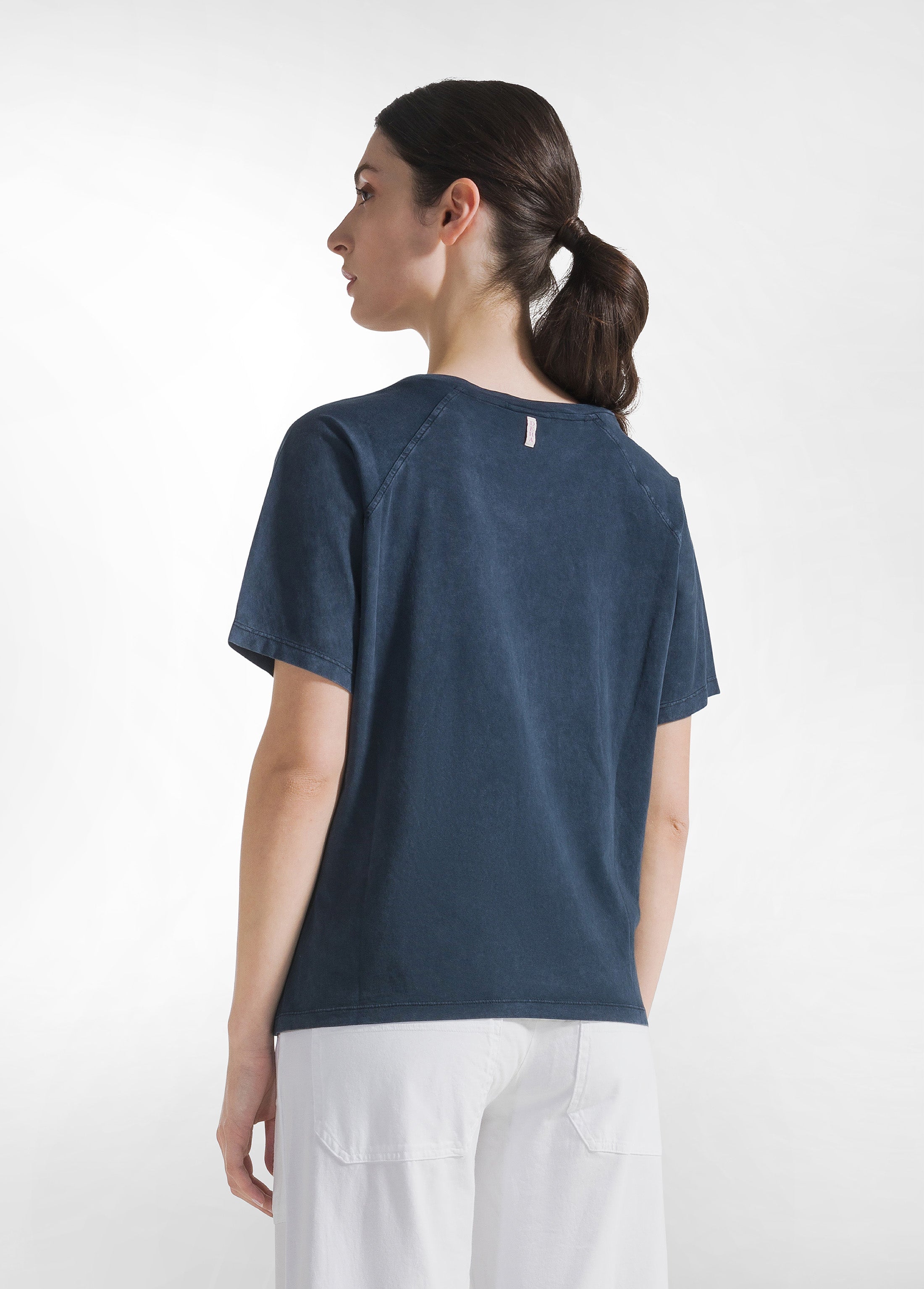 deha-d22814-t-shirt-marmorizzata-con-grafica-blu image 2