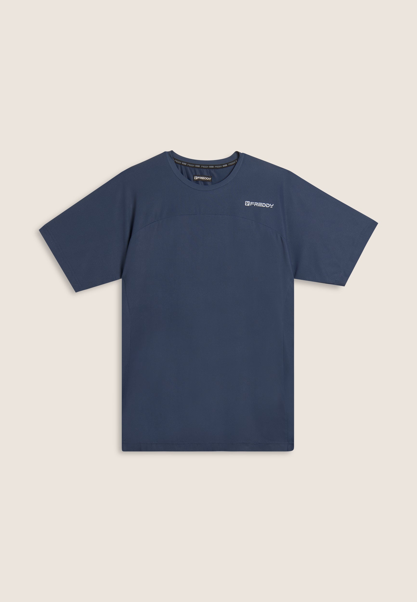 freddy-t-shirt-uomo-slim-logo-al-cuore-fit-ergonomico image 5