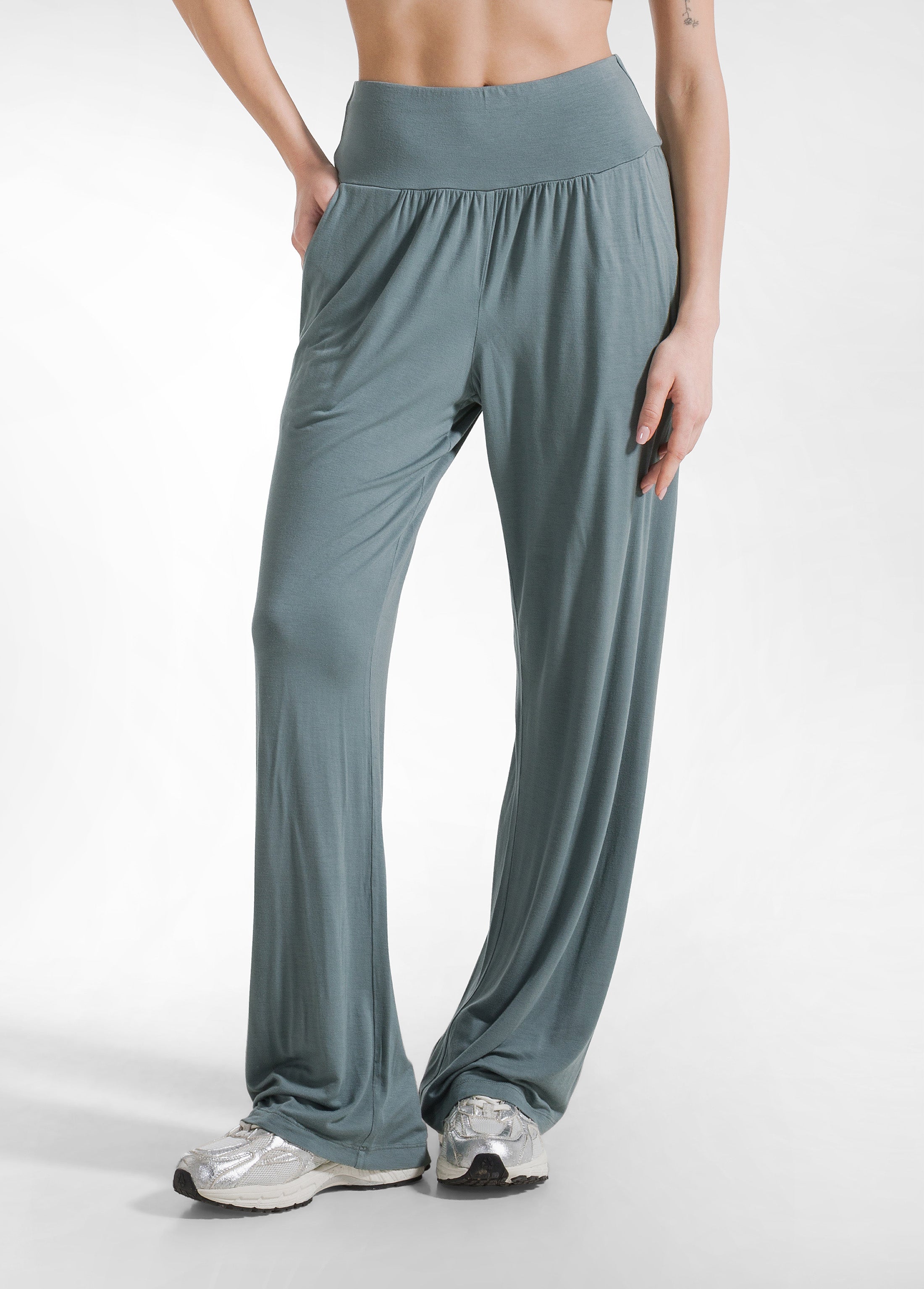 deha-completo-t-shirt-e-pantalone-in-viscosa-stretch-verde image 5