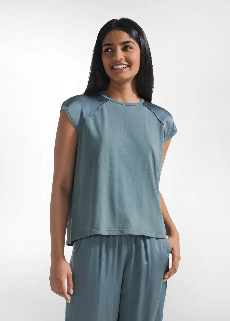 deha-top-con-maniche-in-satin-e-corpo-in-jersey-verde-2 image 1
