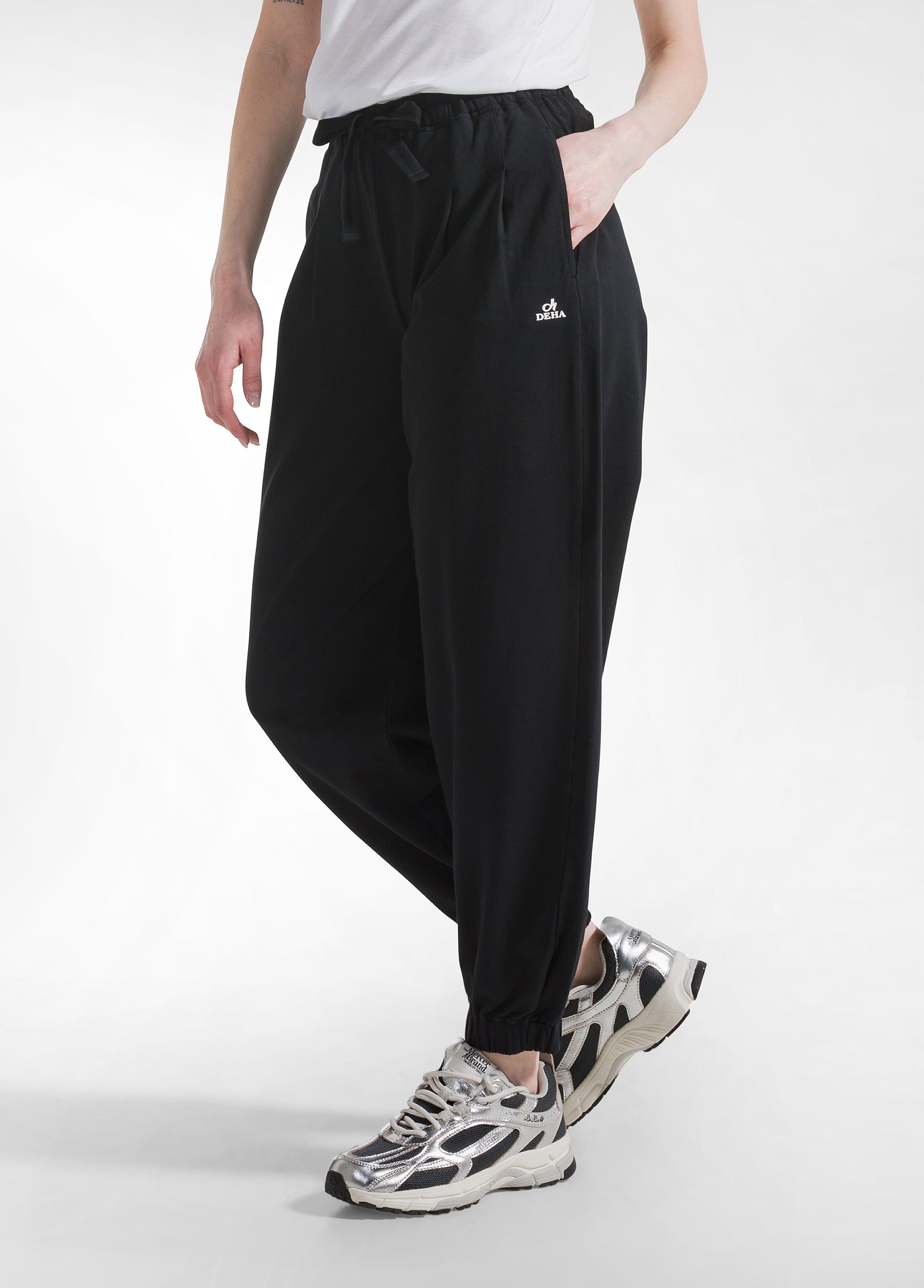 deha-jogger-pliss-in-fleece-organico-con-viscosa-nero-effetto-stropicciato image 2