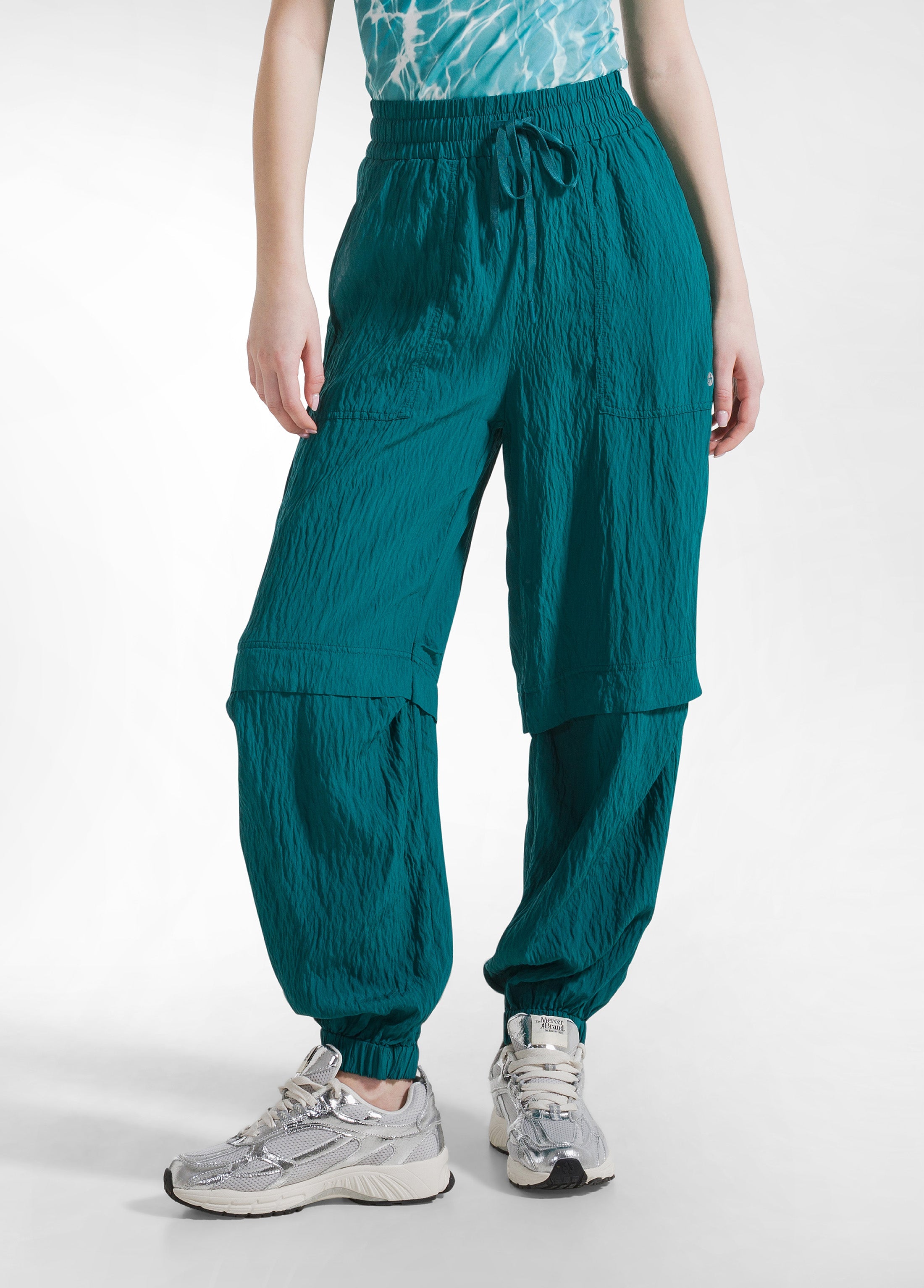 deha-d42205-jogger-ampi-in-viscosa-crinkle-verde image 2