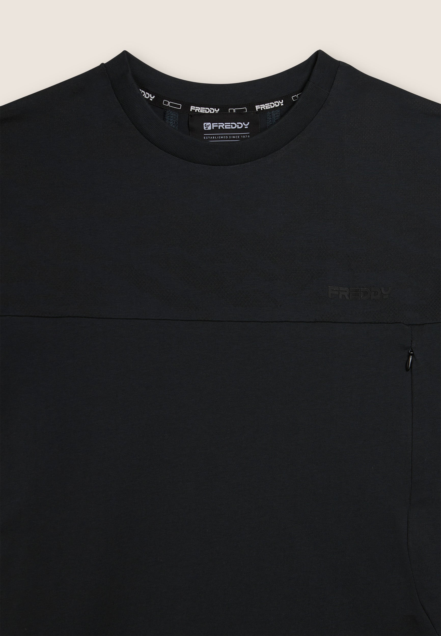 freddy-t-shirt-cotone-regular-con-stampa-fantasia-e-taschino-zip image 6