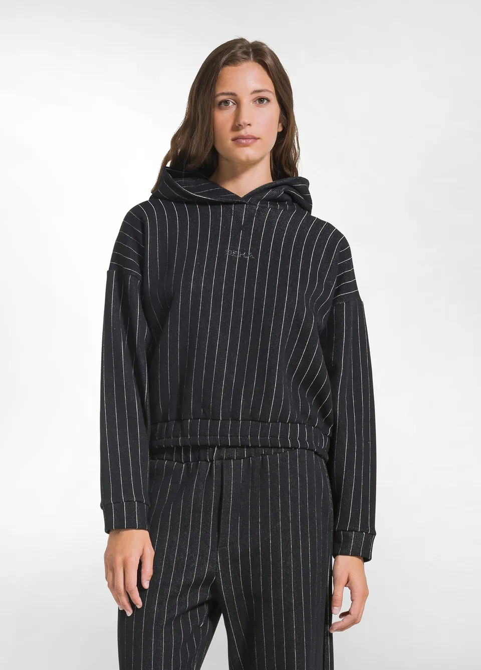 deha-d52540-felpa-con-cappuccio-nero-a-righe-gessate-jacquard-lurex image 1