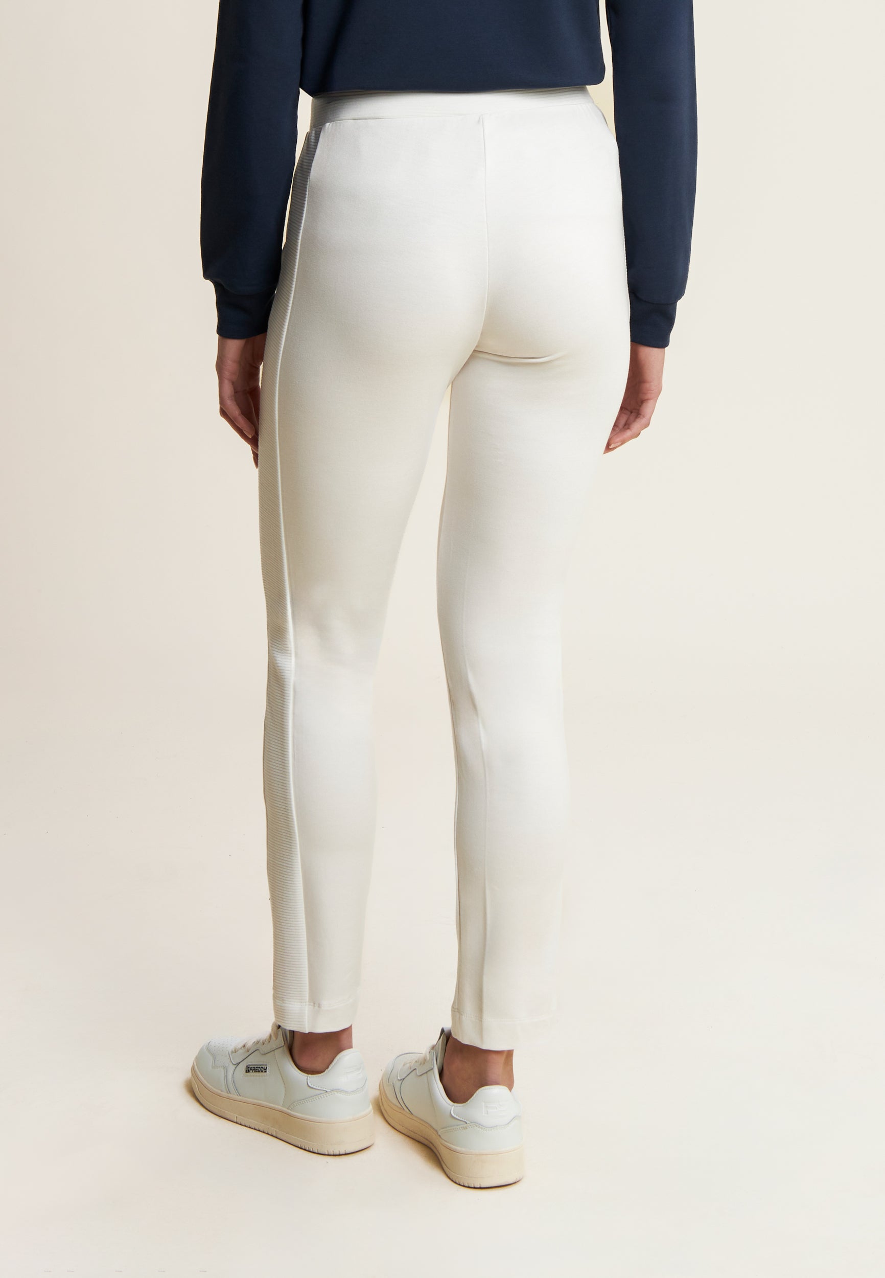 freddy-pantaloni-sportivi-viscosa-con-dettagli-a-costine image 3