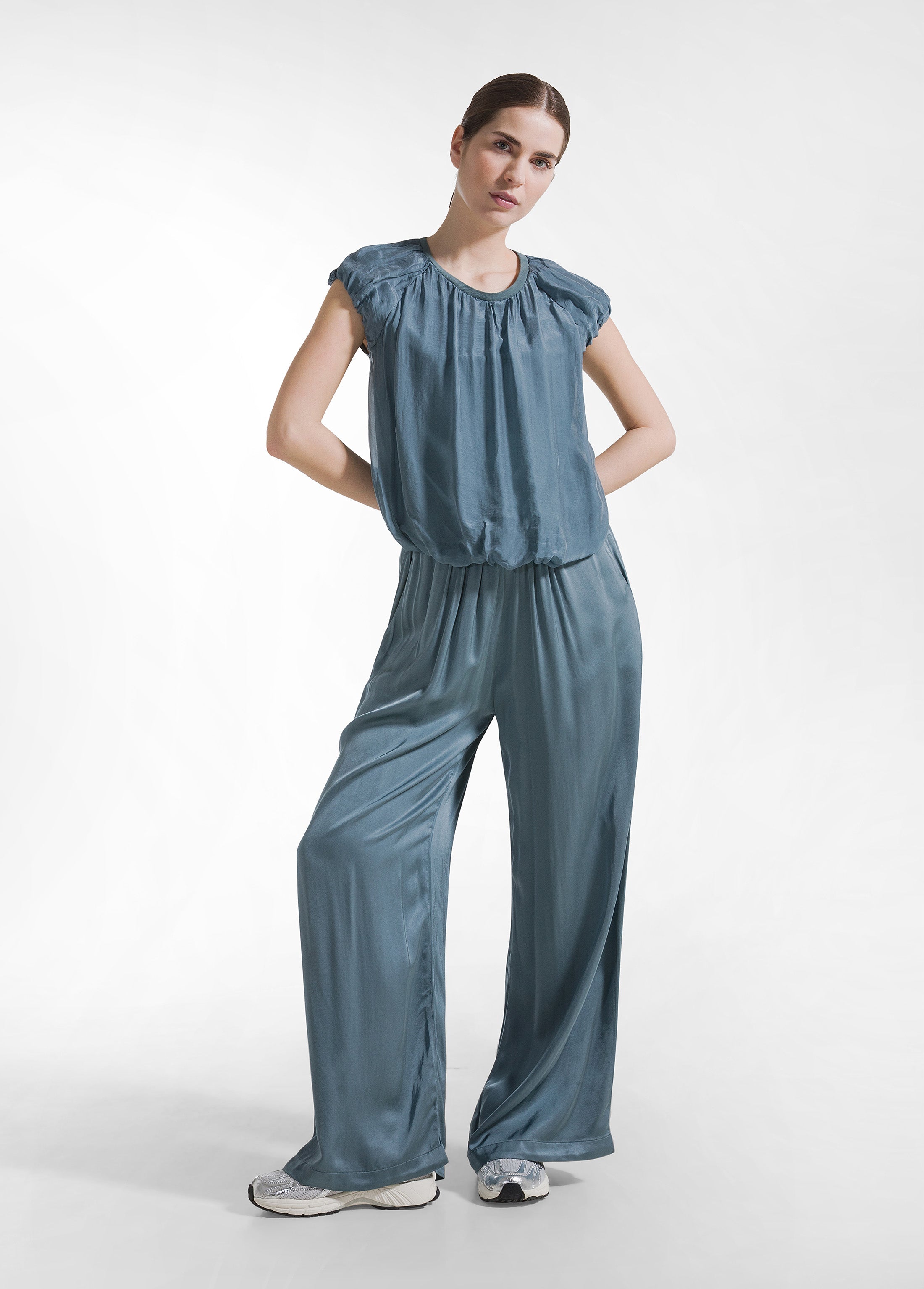 deha-top-in-cotone-leggero-con-strati-in-seta-verde image 4