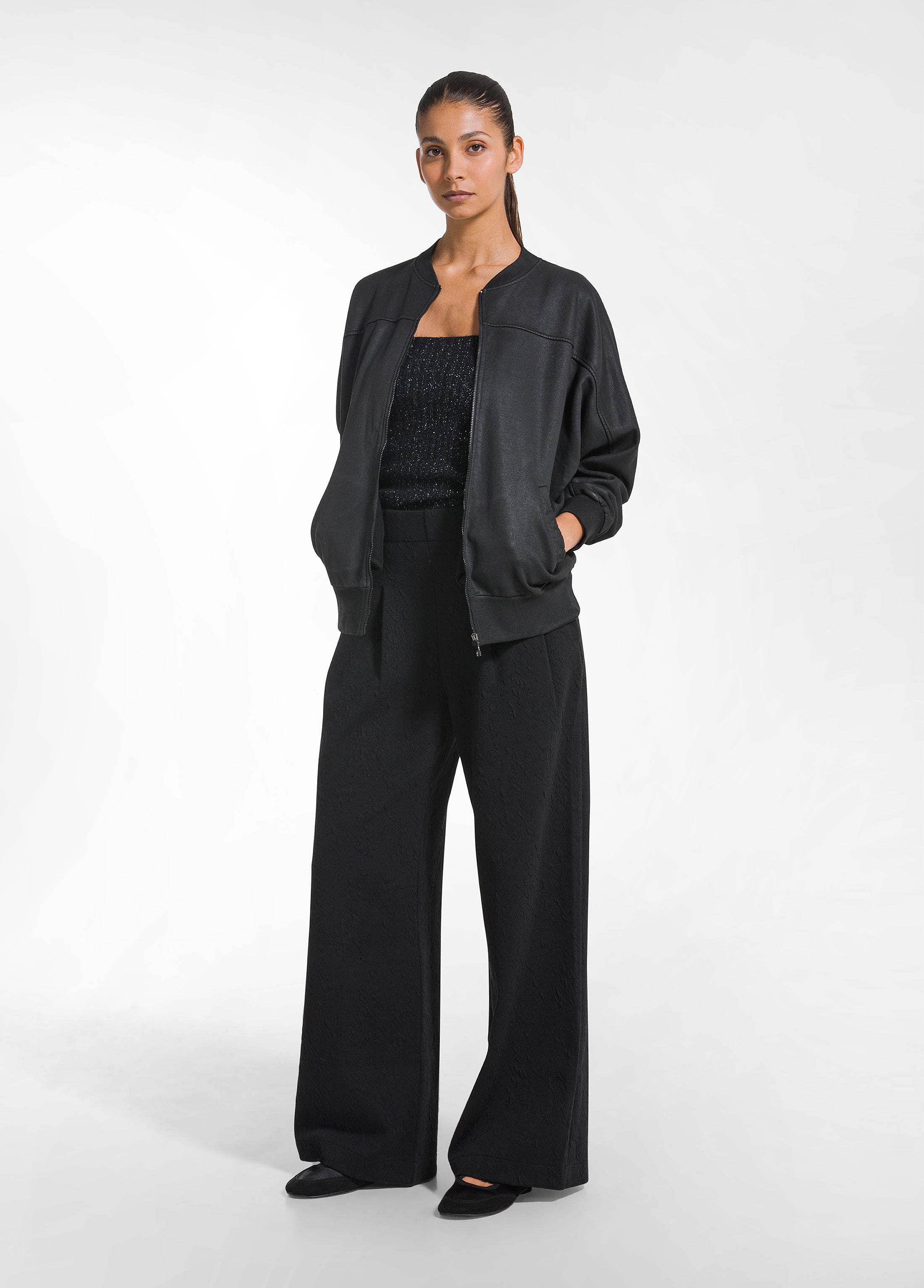 deha-d52526-pantalone-palazzo-matelass-nero-con-pieghe image 1