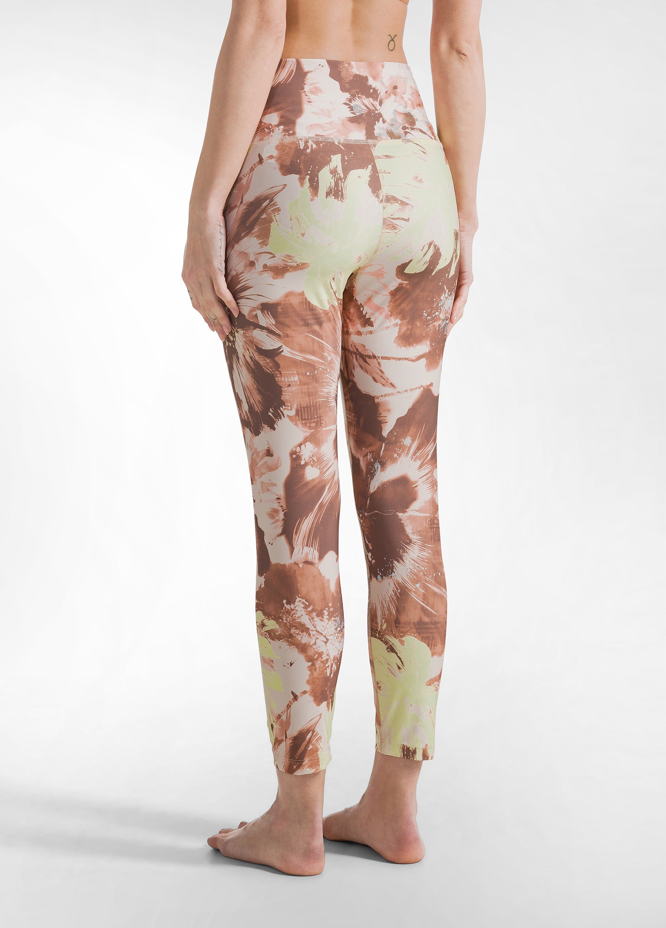 deha-leggings-in-microfibra-riciclata-stampata-marrone image 3