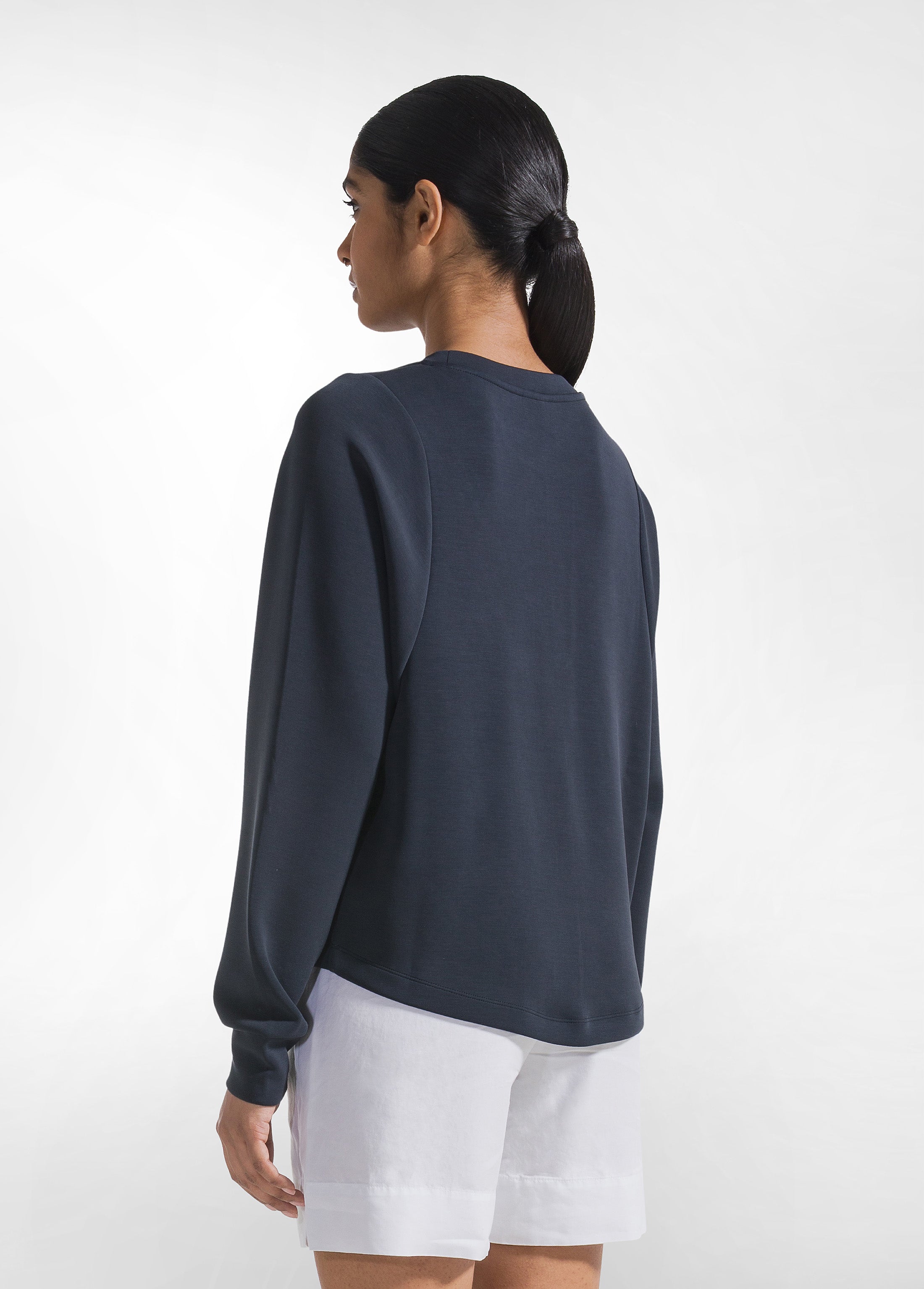 deha-sweatshirt-in-modal-soft-touch-nero-girocollo-d42300 image 2