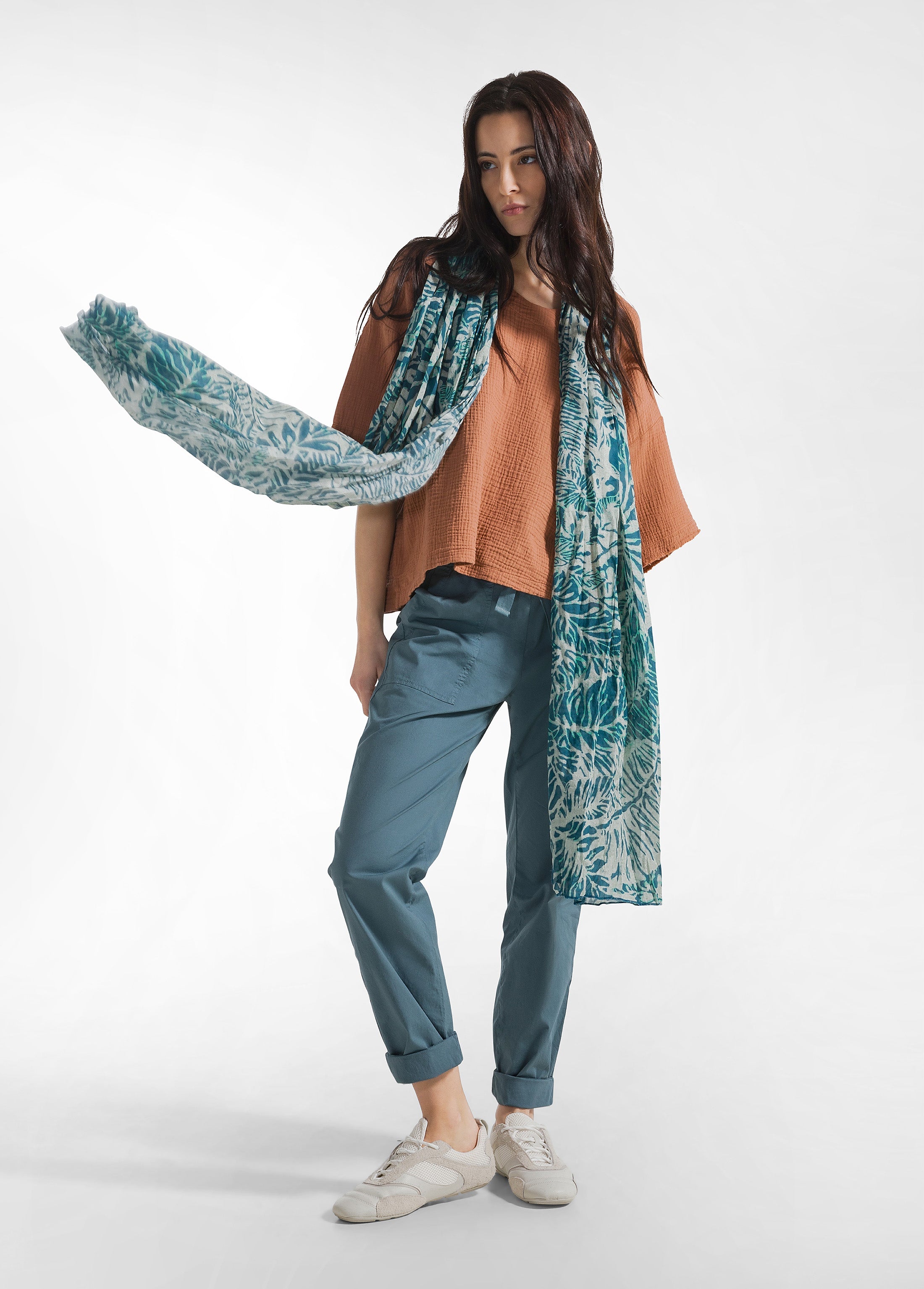 deha-pashmina-in-mussola-stampata-blu-210x65-cm image 1