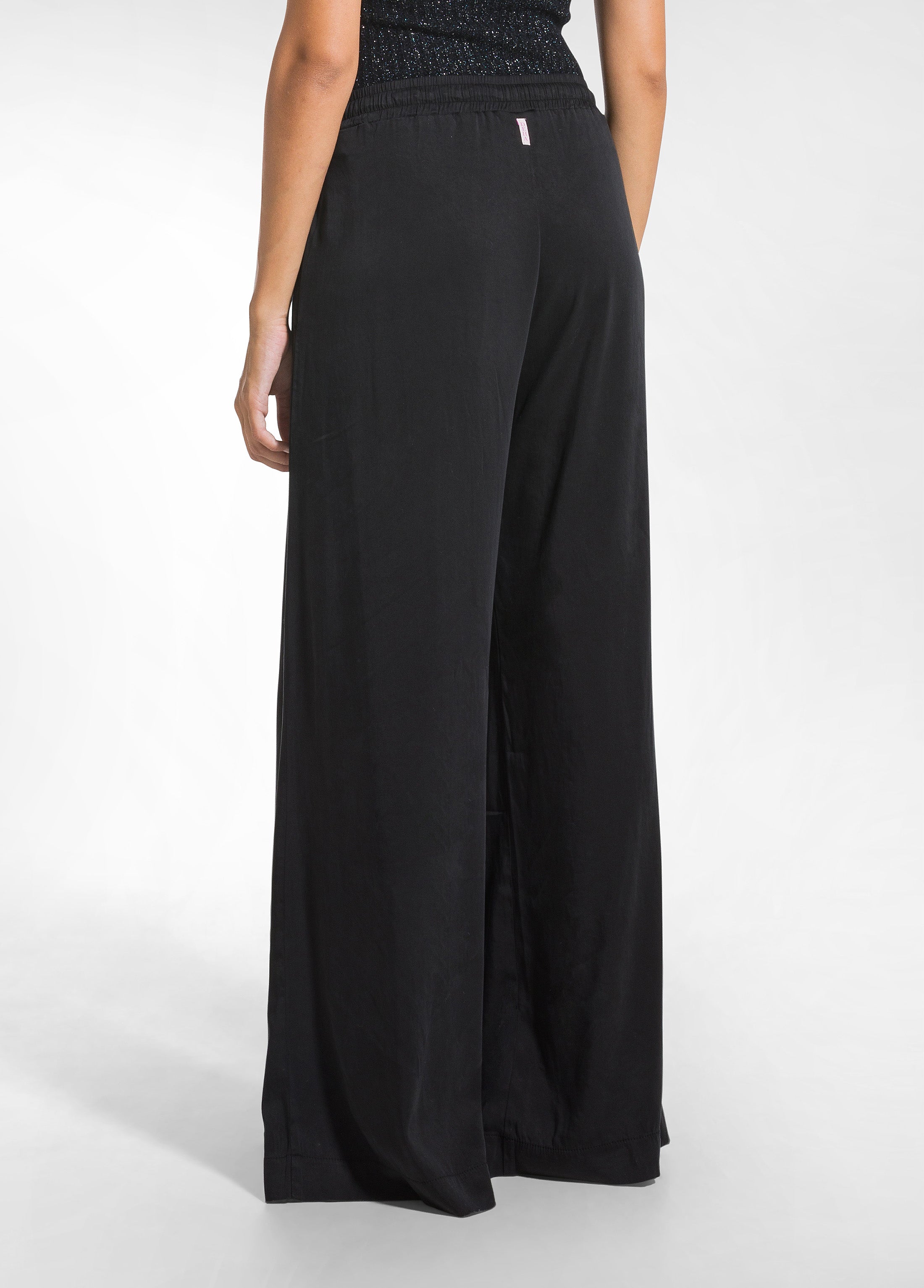 deha-d52438-pantalone-wide-leg-in-raso-stretch-nero image 3
