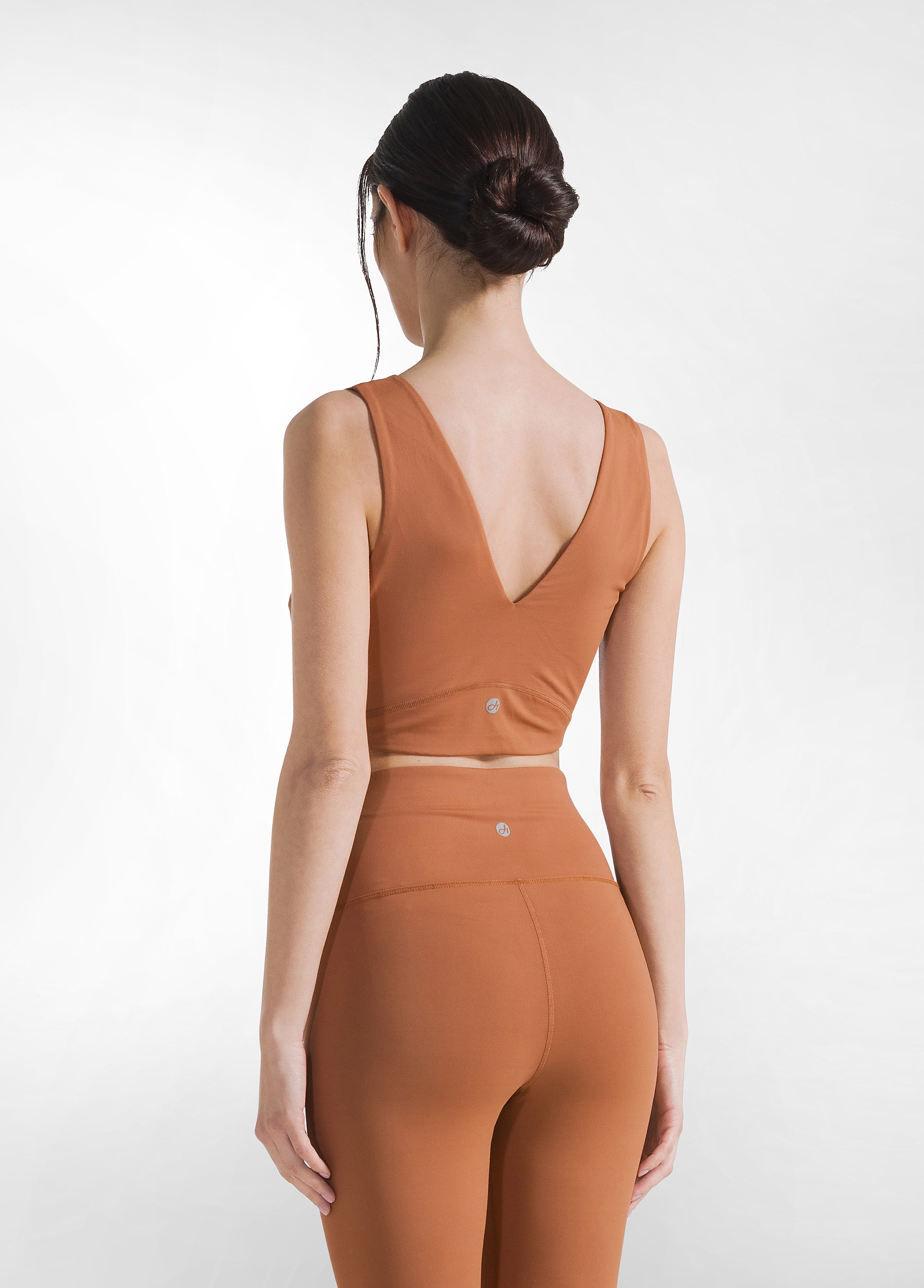 deha-reggiseno-sportivo-c22001-microfibra-riciclata-marrone image 2