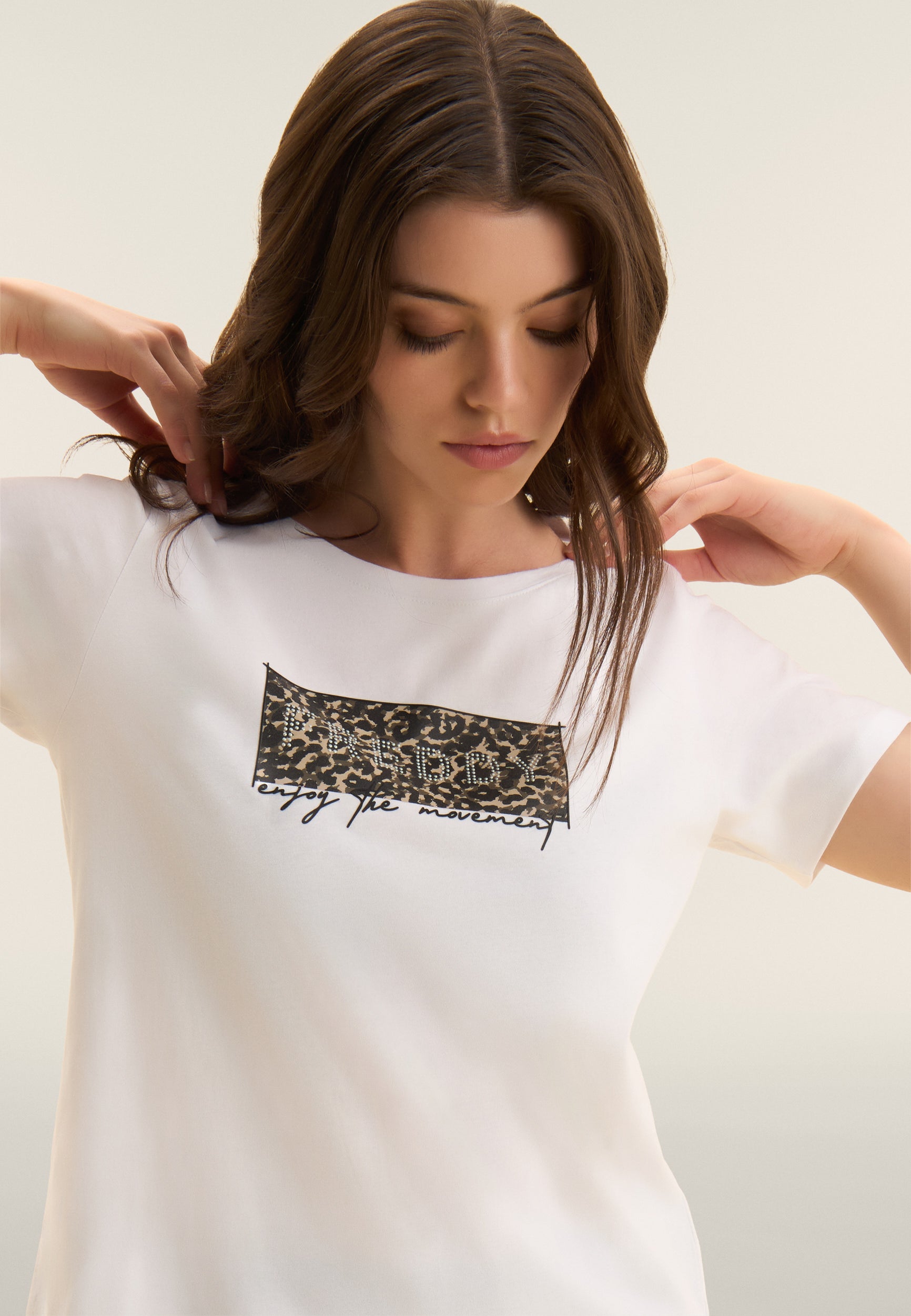 freddy-t-shirt-stampa-leopardata-con-borchie-e-logo image 4