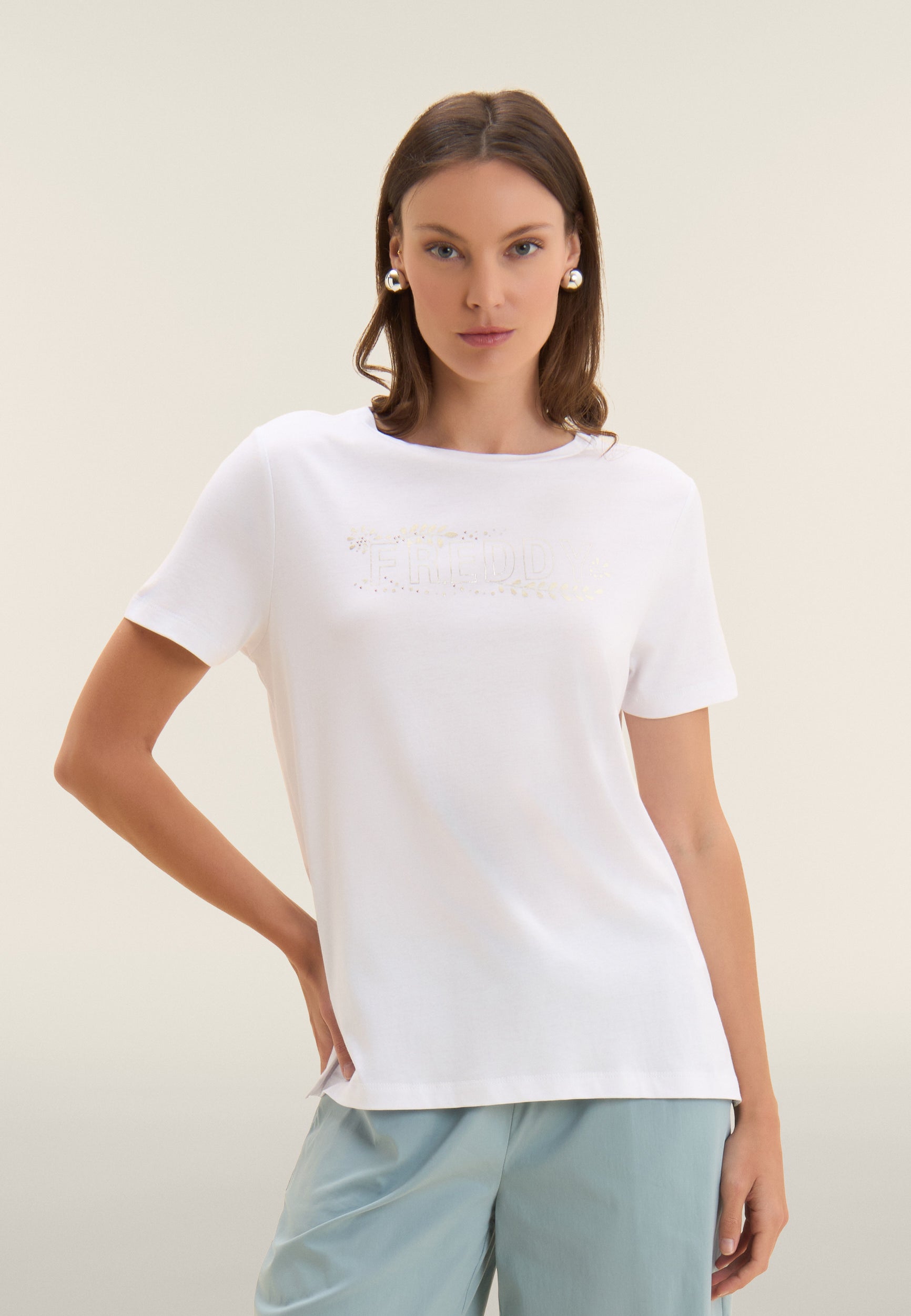 freddy-t-shirt-manica-corta-con-decori-floreali-e-borchie image 1
