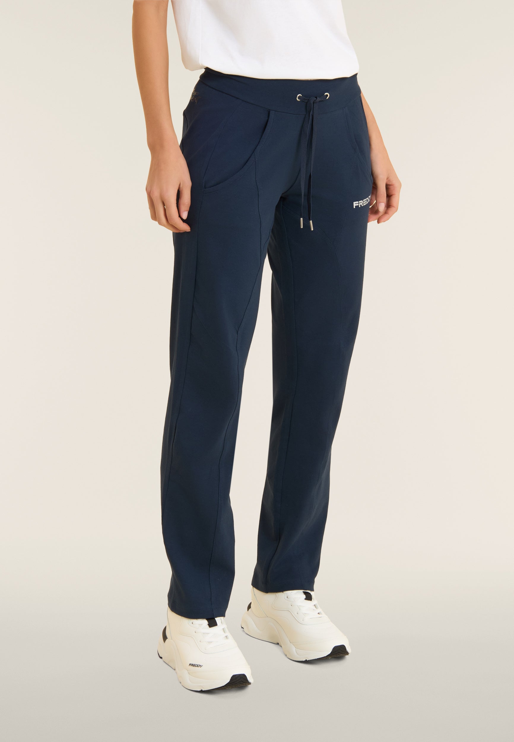 freddy-completo-donna-t-shirt-comfort-pantalone-gamba-dritta image 4