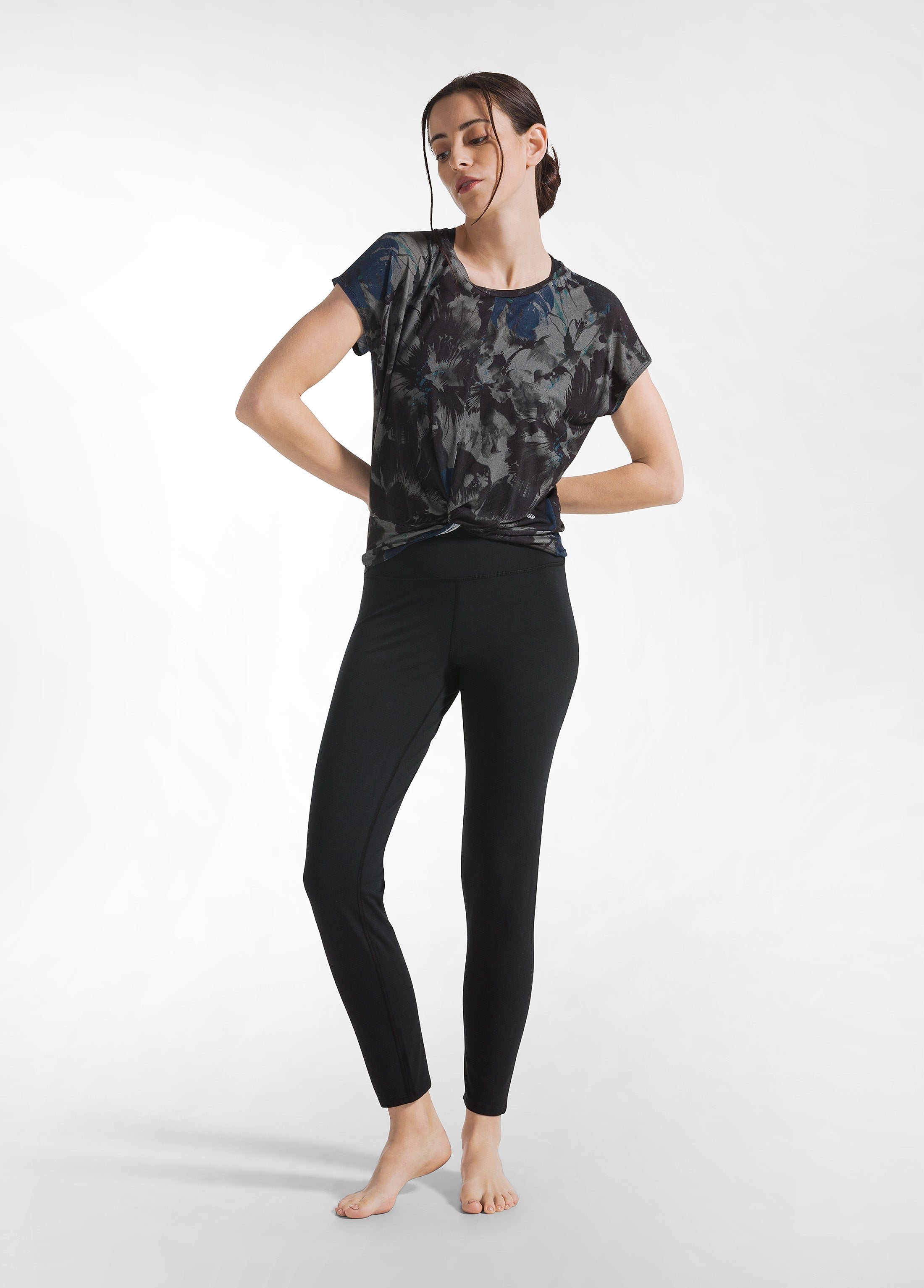 deha-t-shirt-in-viscosa-stampata-con-nodo-blu image 4