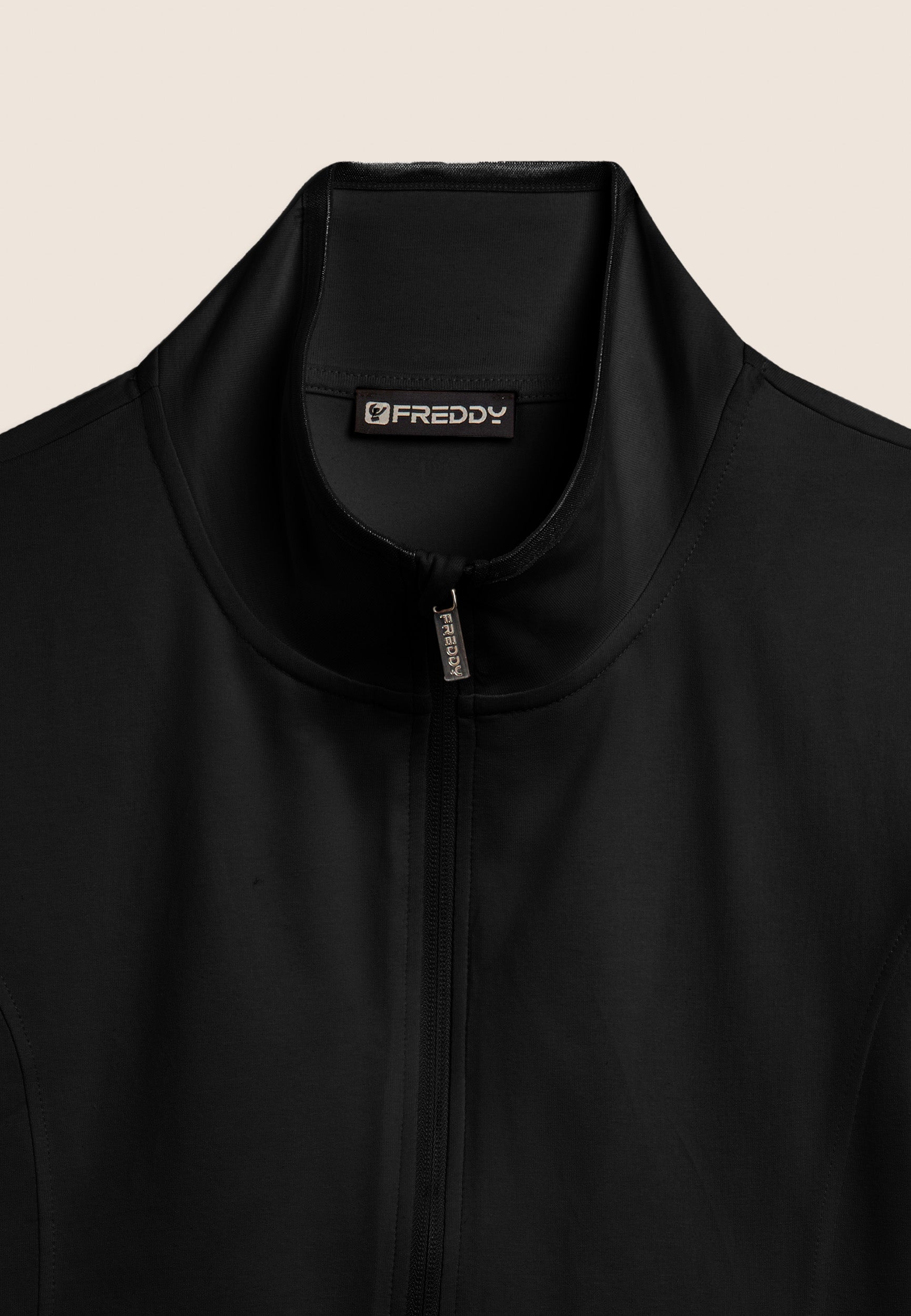 freddy-felpa-donna-con-zip-e-collo-alto-logo-freddy-sulla-manica image 7