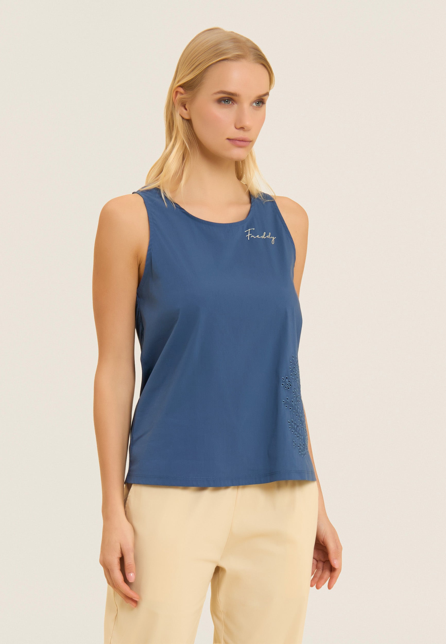 freddy-canotta-svasata-con-ricamo-floreale-canotta-donna image 1