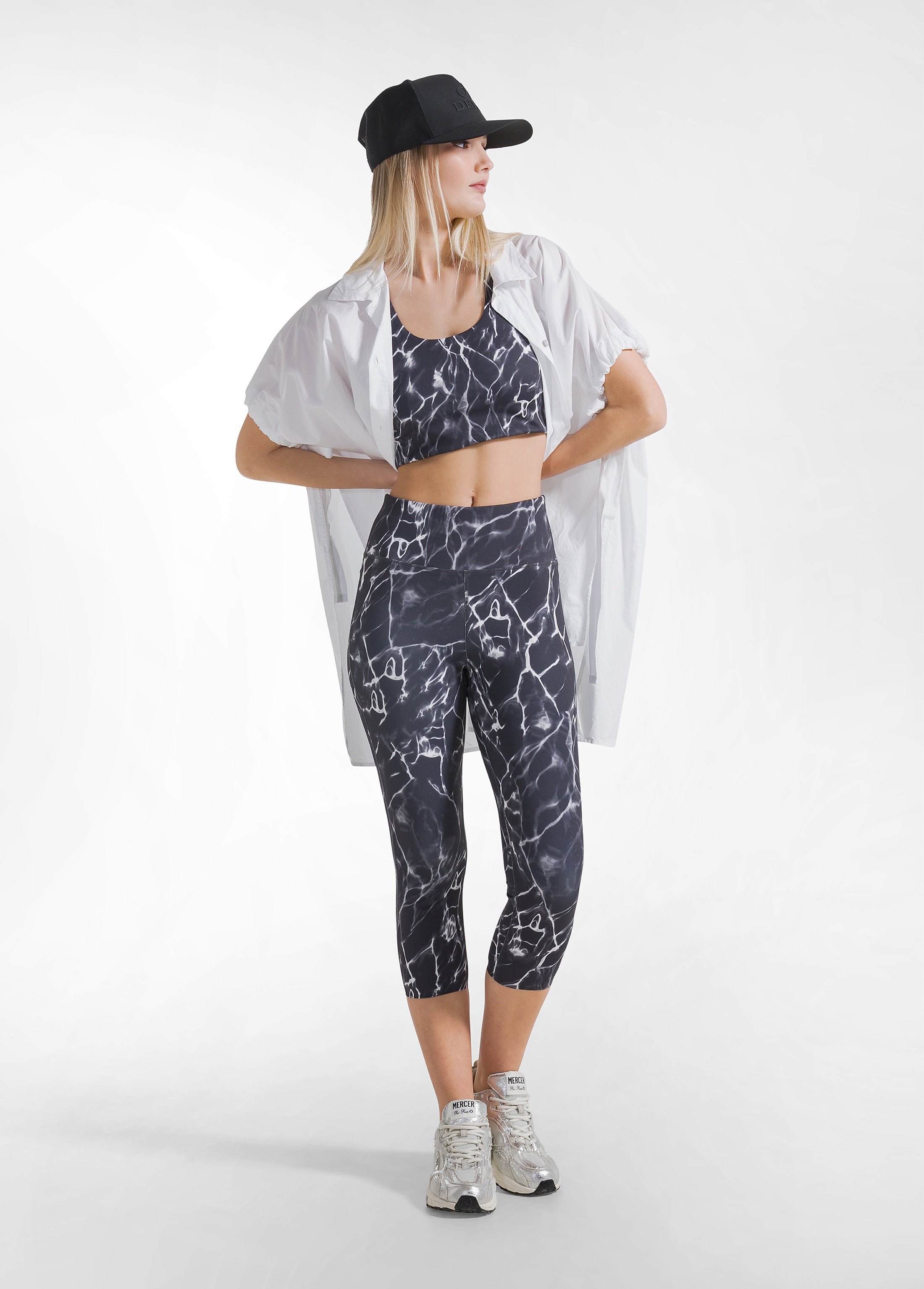 deha-top-sportivo-allover-in-microfibra-nero-per-fitness image 4