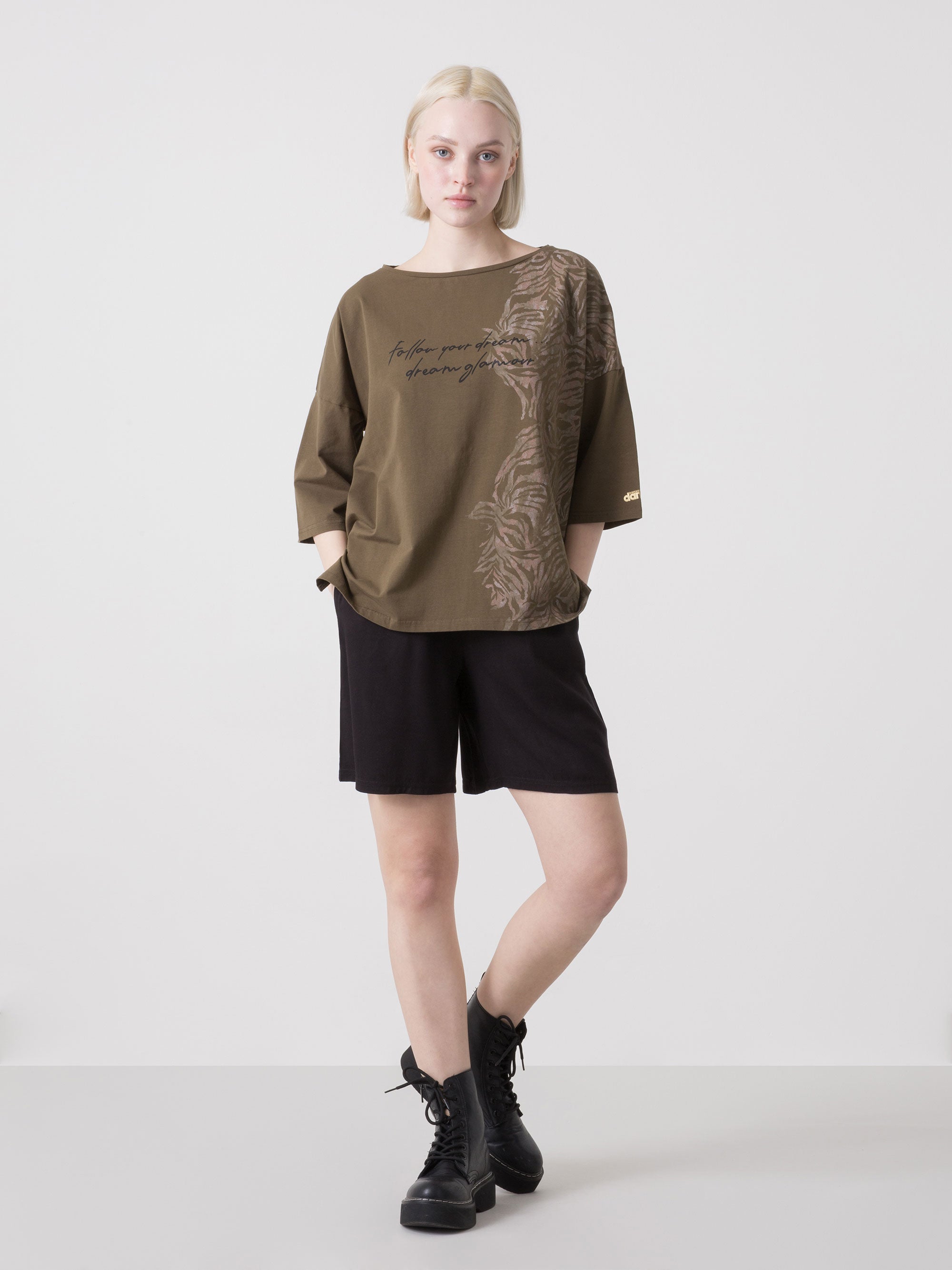 dimensione-danza-t-shirt-donna-in-jersey-stretch-con-stampa-safari-e-taglio-asim image 1