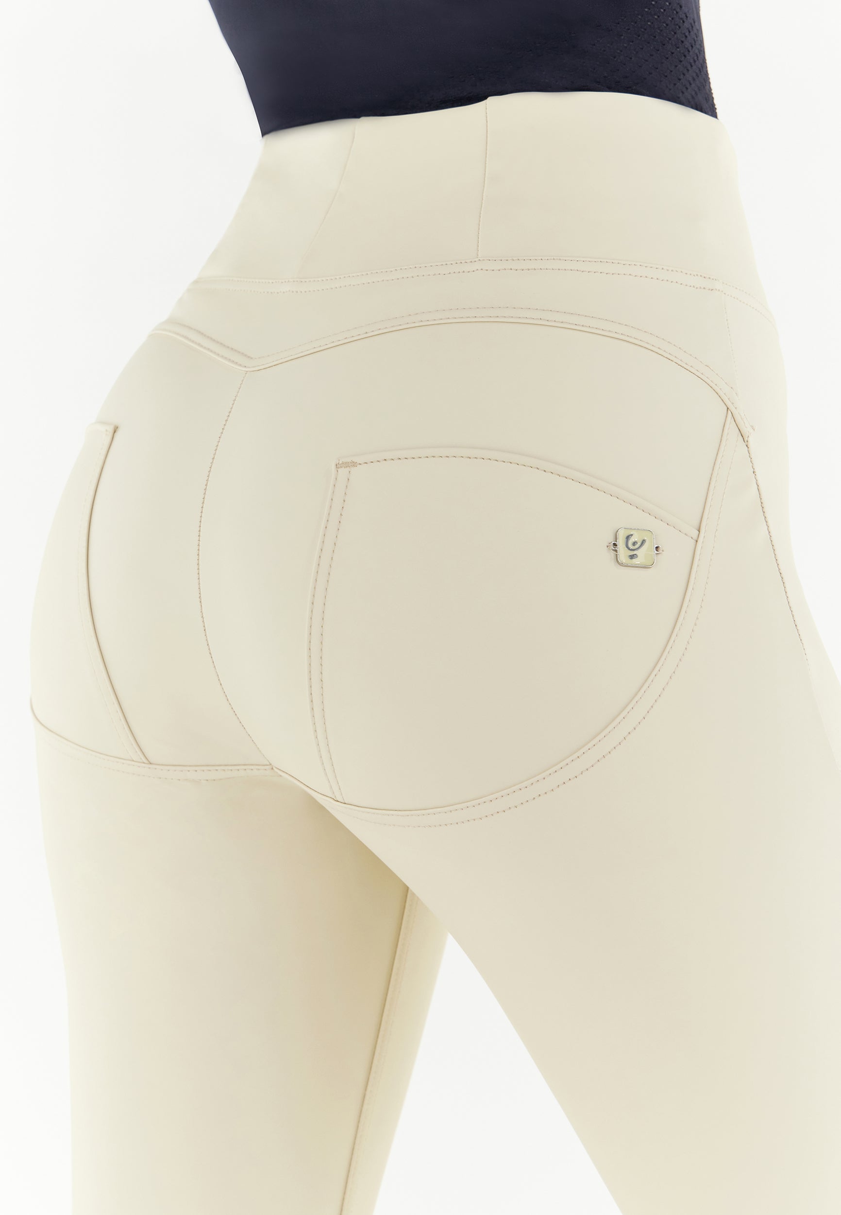freddy-pantaloni-push-up-wr-up-curvy-7-8-superskinny-in-similpelle image 4