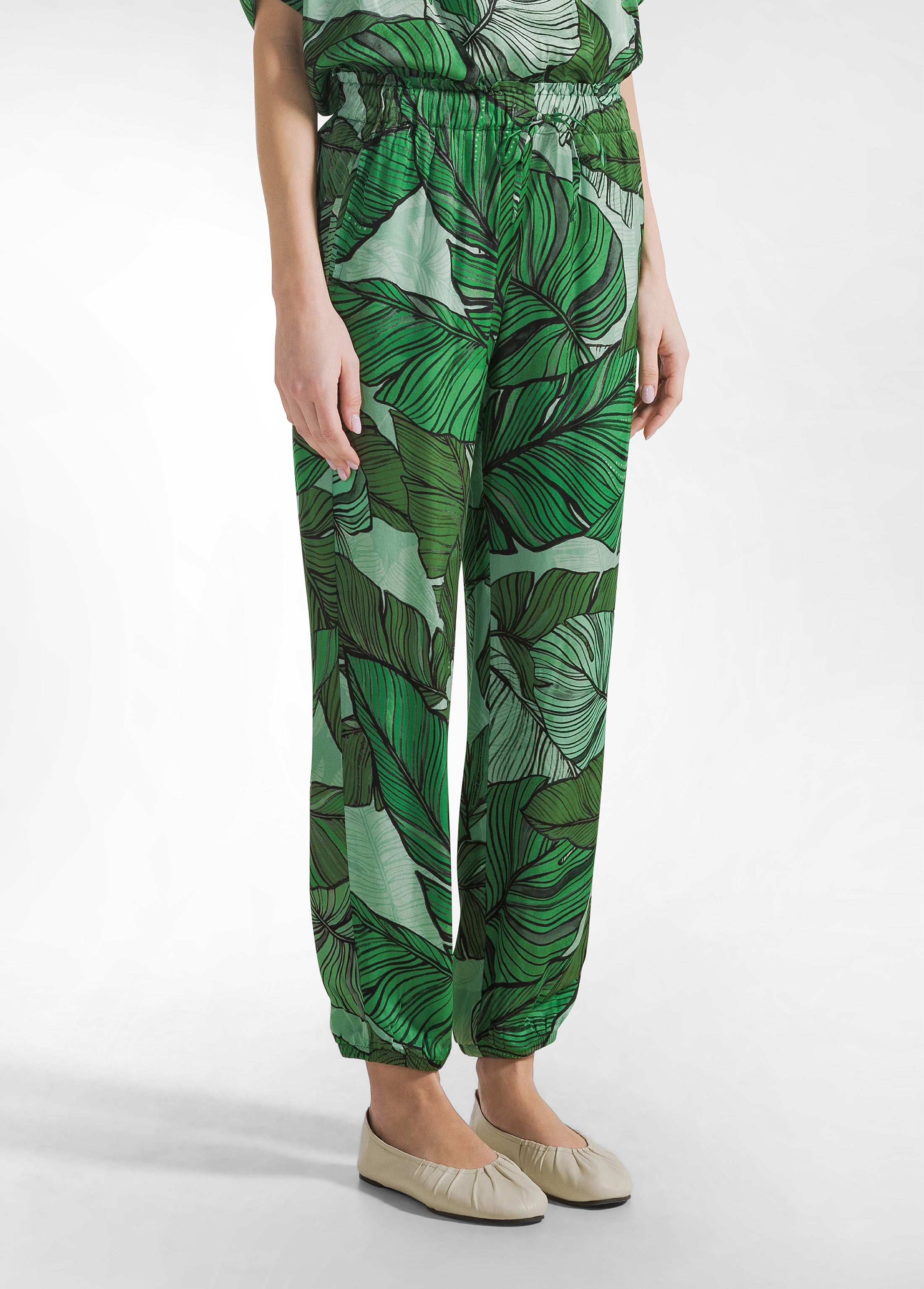 deha-pantalone-jogger-in-raso-stampato-verde-donna image 2